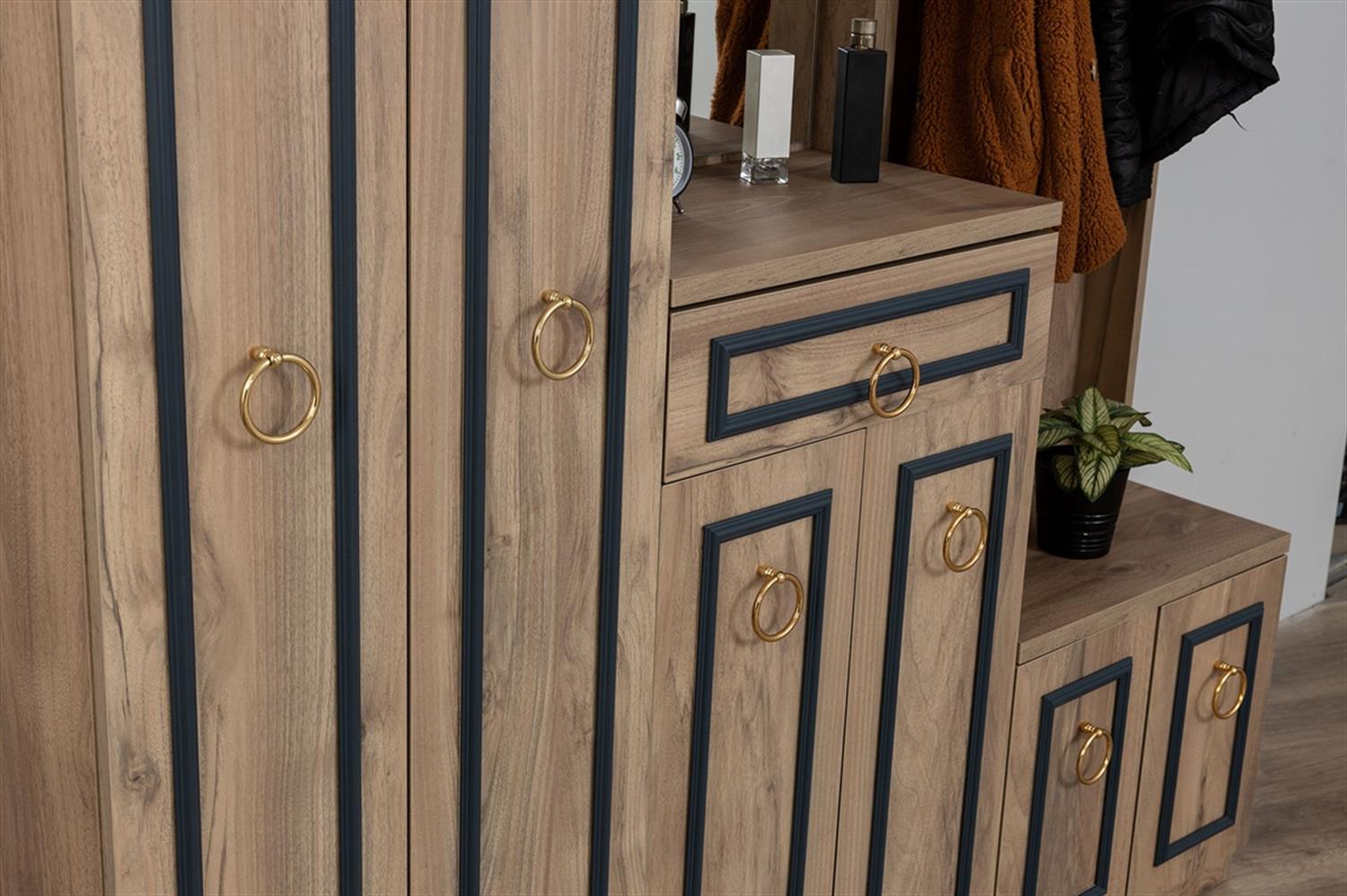 Dekorbizde Nergis Portmanto