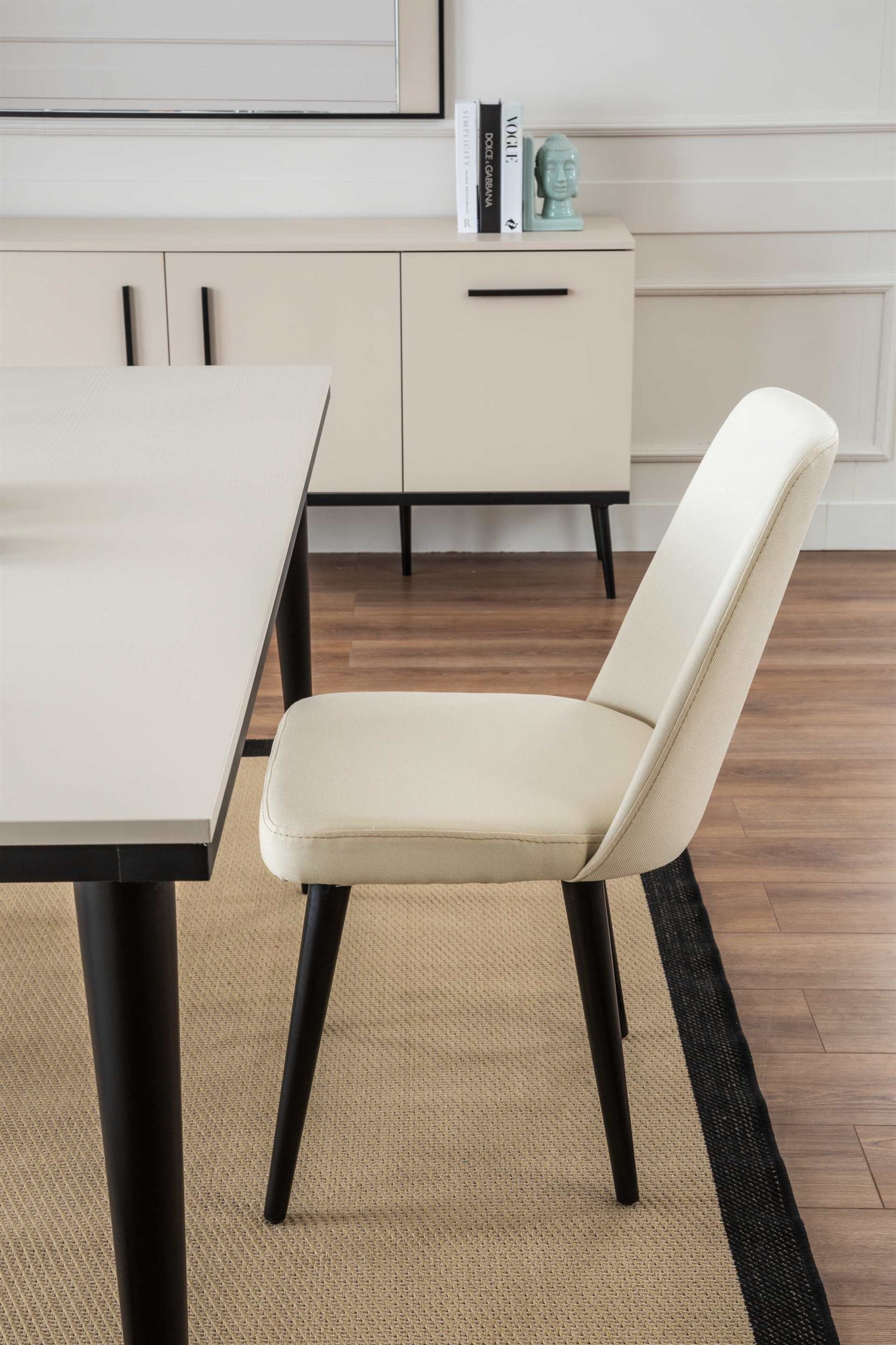 Dekorbizden Laris Yemek Odası Takımı 