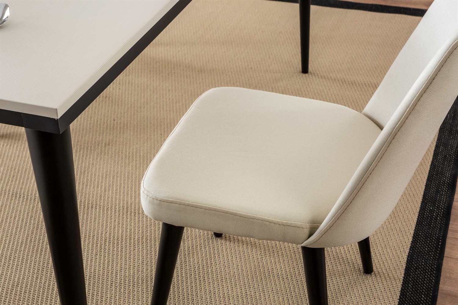 Dekorbizden Laris Yemek Odası Takımı 