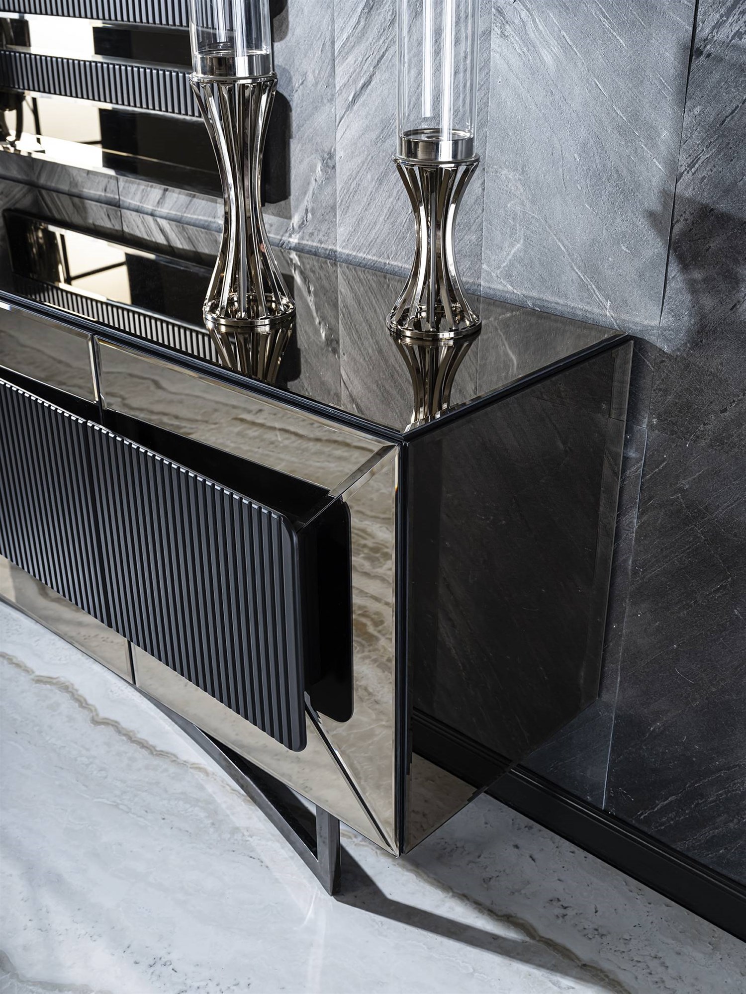 Dekorbizden Lion Konsol