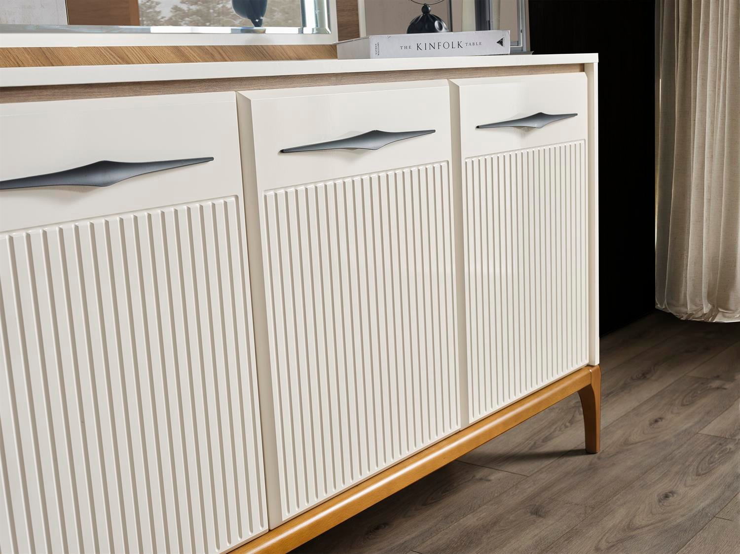 Dekorbizden Lorenze Yemek Odası Takımı