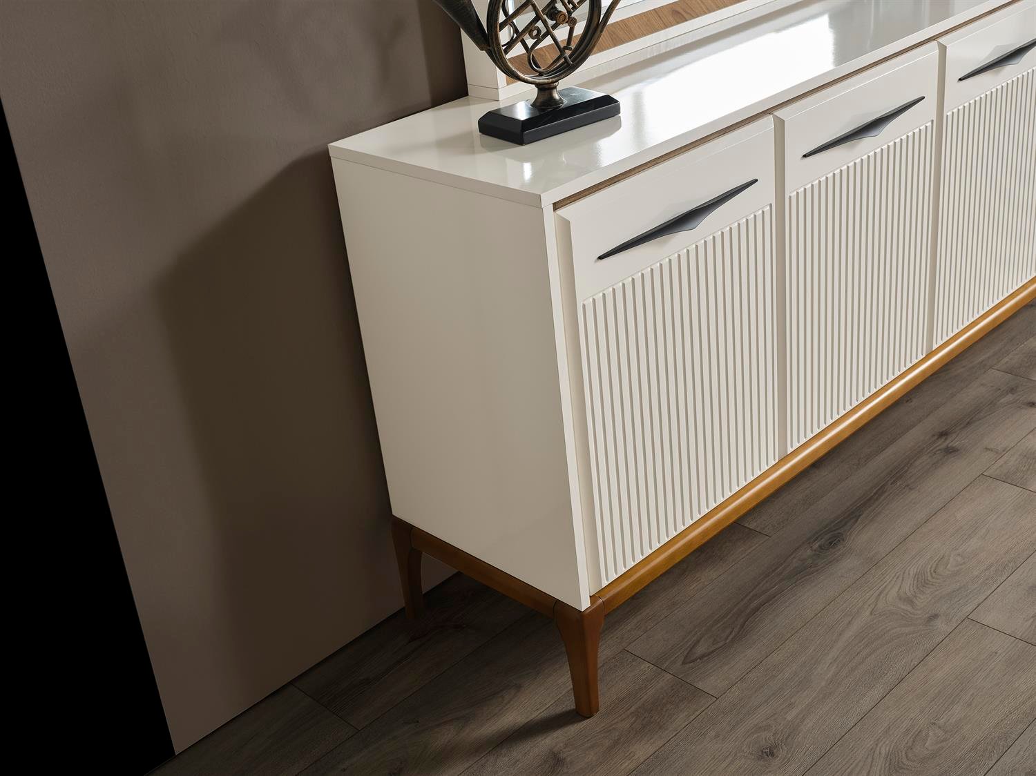 Dekorbizden Lorenze Yemek Odası Takımı