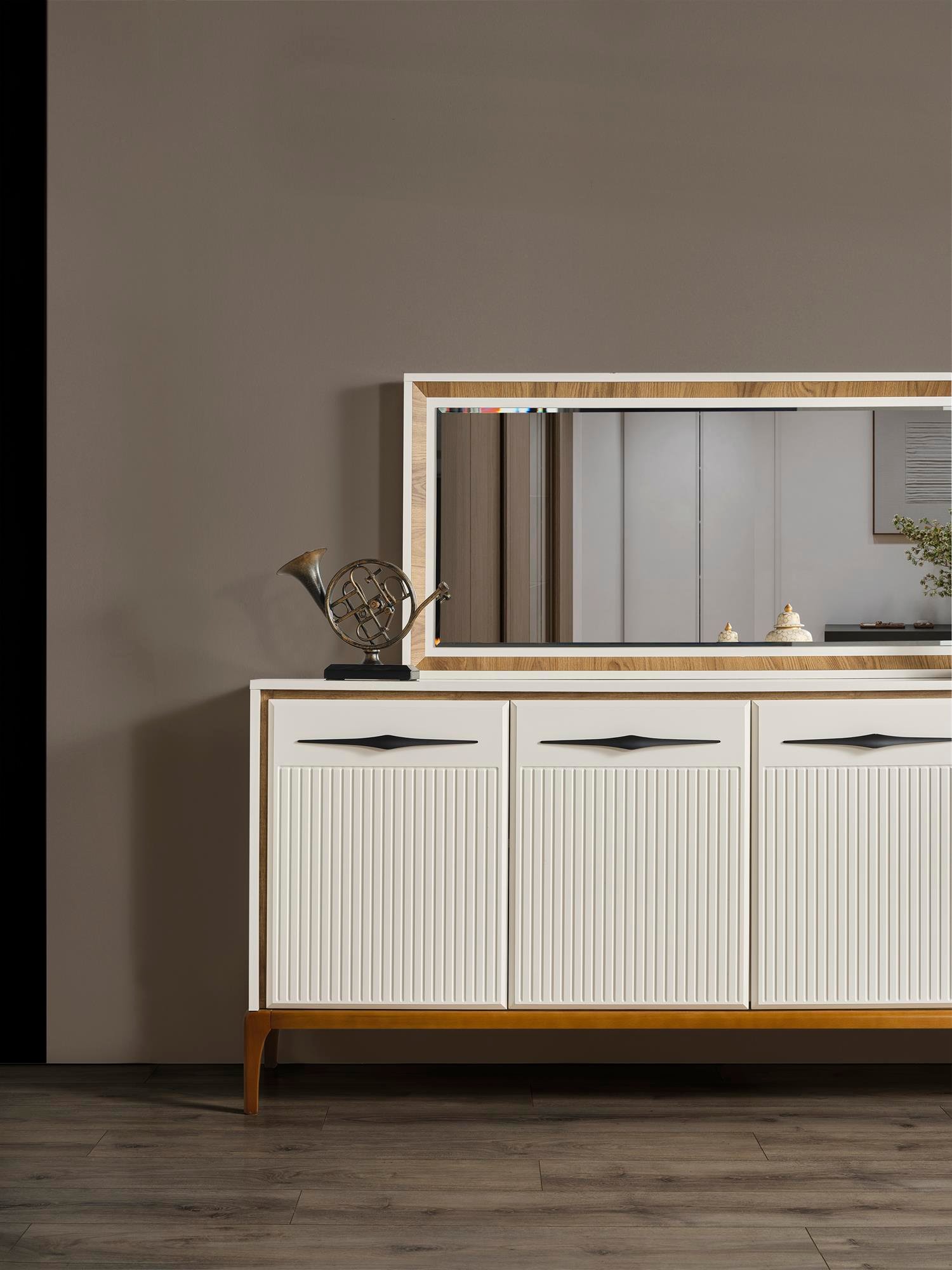 Dekorbizden Lorenze Yemek Odası Takımı