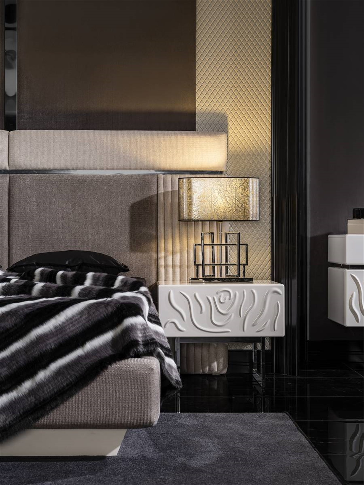 Dekorbizden Parma Yatak Odası Komidin