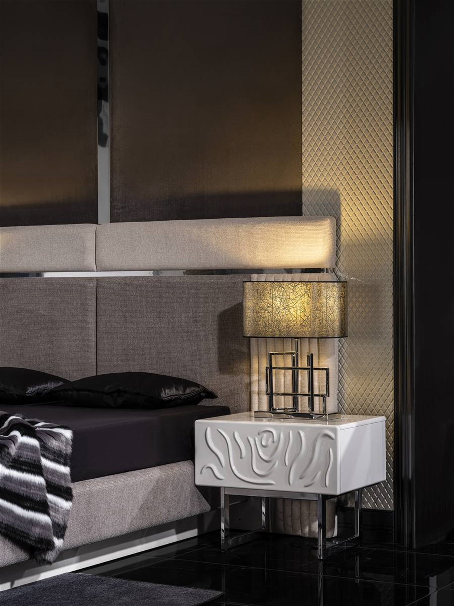 Dekorbizden Parma Yatak Odası Komidin