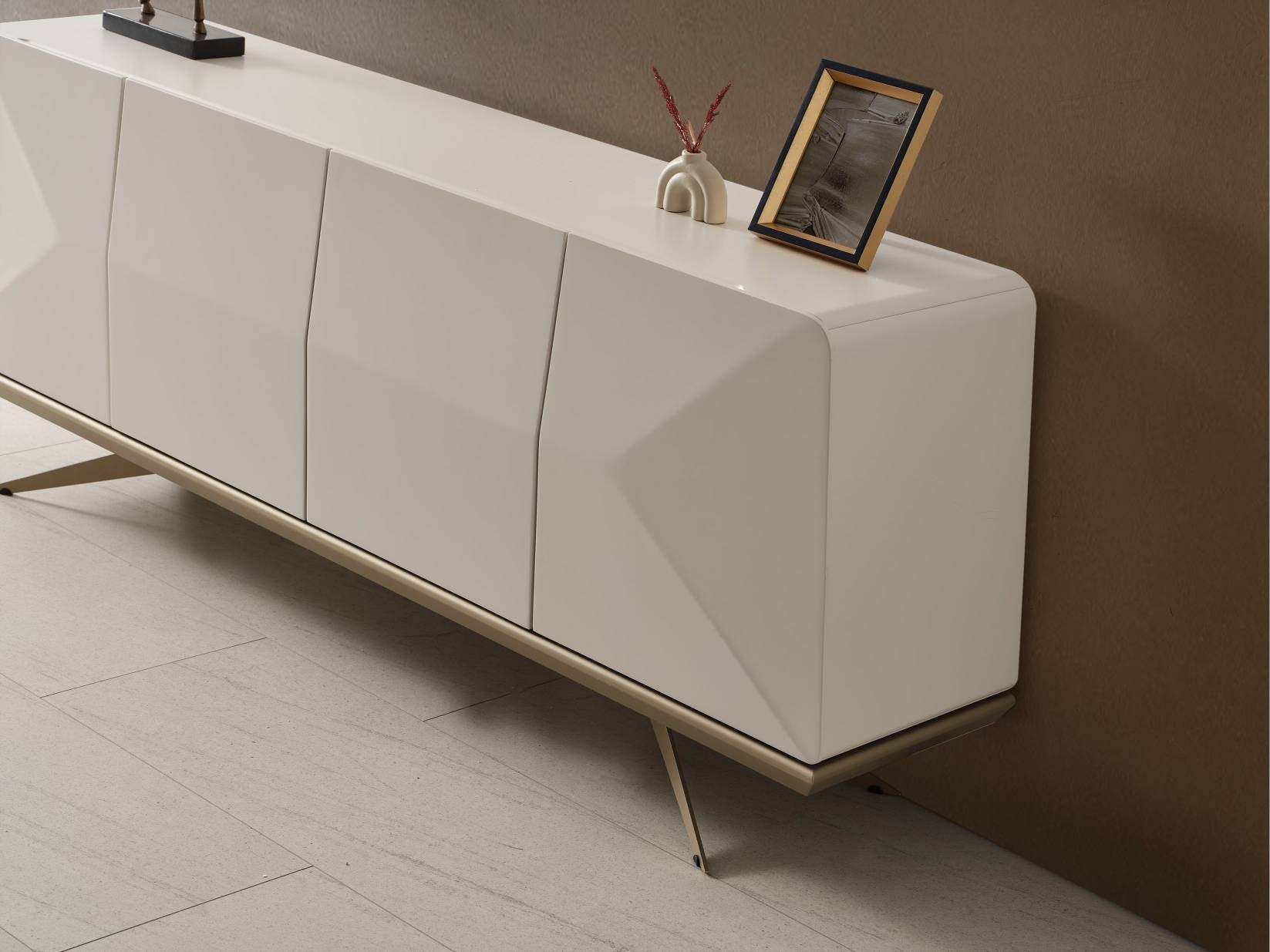 Gucci Yemek Odası Takımı (%100 MDF)