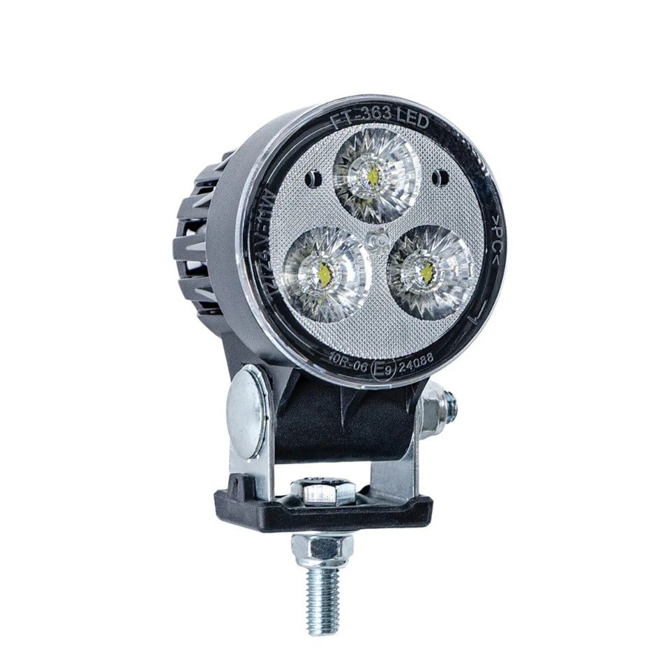 FRISTOM 12V-24V ÇALIŞMA LAMBASI 3-LEDLİ CR SOKETLİ 11W 5700K 1200 LUMEN (92*37.5 MM)