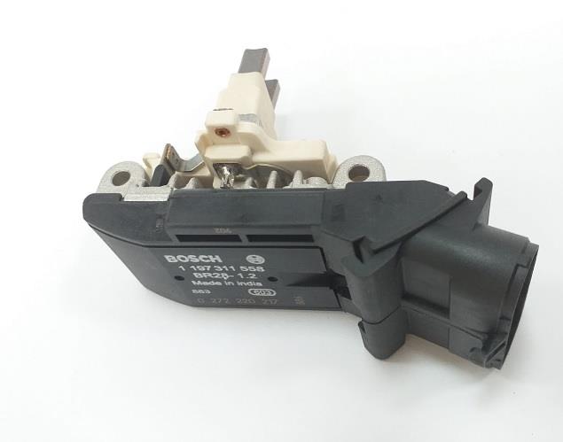 BOSCH 24V KÖMÜRLÜ KONJEKTÖR YAN SOKETLİ (5 FİŞ) MAN TGA