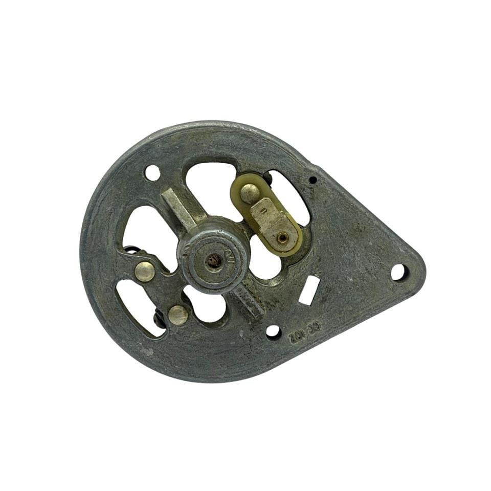 DÜZ DİNAMO ŞARJ KÖMÜR YUVASI (ARKA KAPAK) (BURÇLU-YAYLI) EM MASSEY FERGUSON