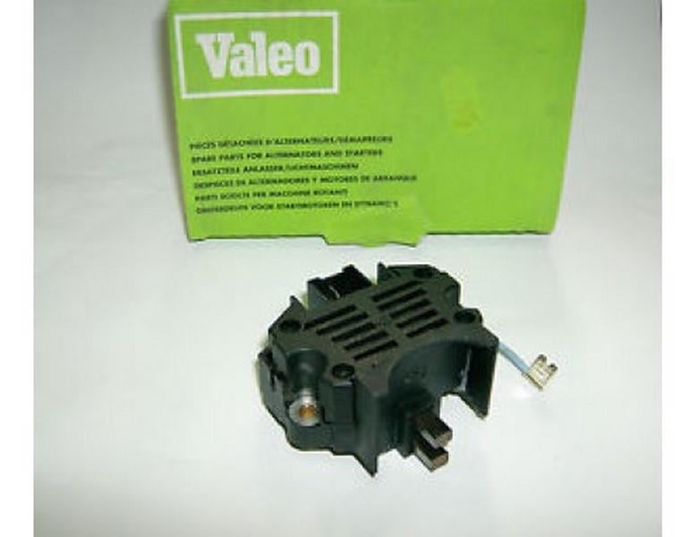 VALEO 12V KÖMÜRLÜ KONJEKTÖR RENAULT R12