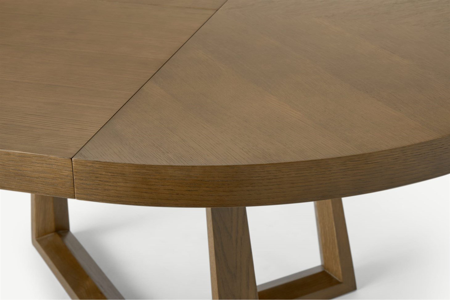 Belgrave 4- 6 Seat Round Extending Dining Table, Dark Stained Oak