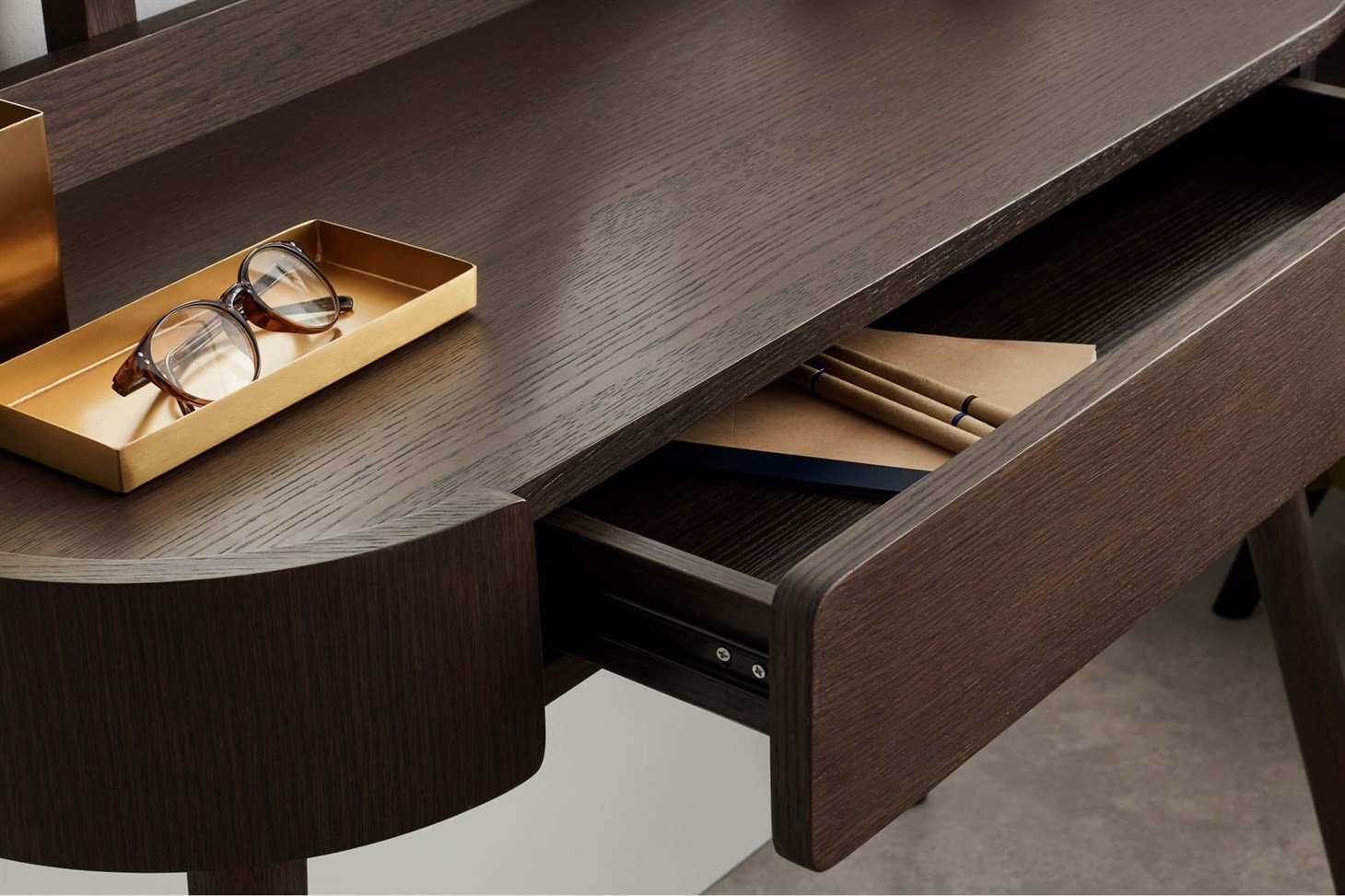 Odie Dressing Table, Dark Stain Oak