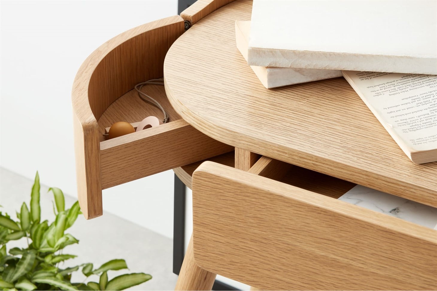 Odie Dressing Table, Oak