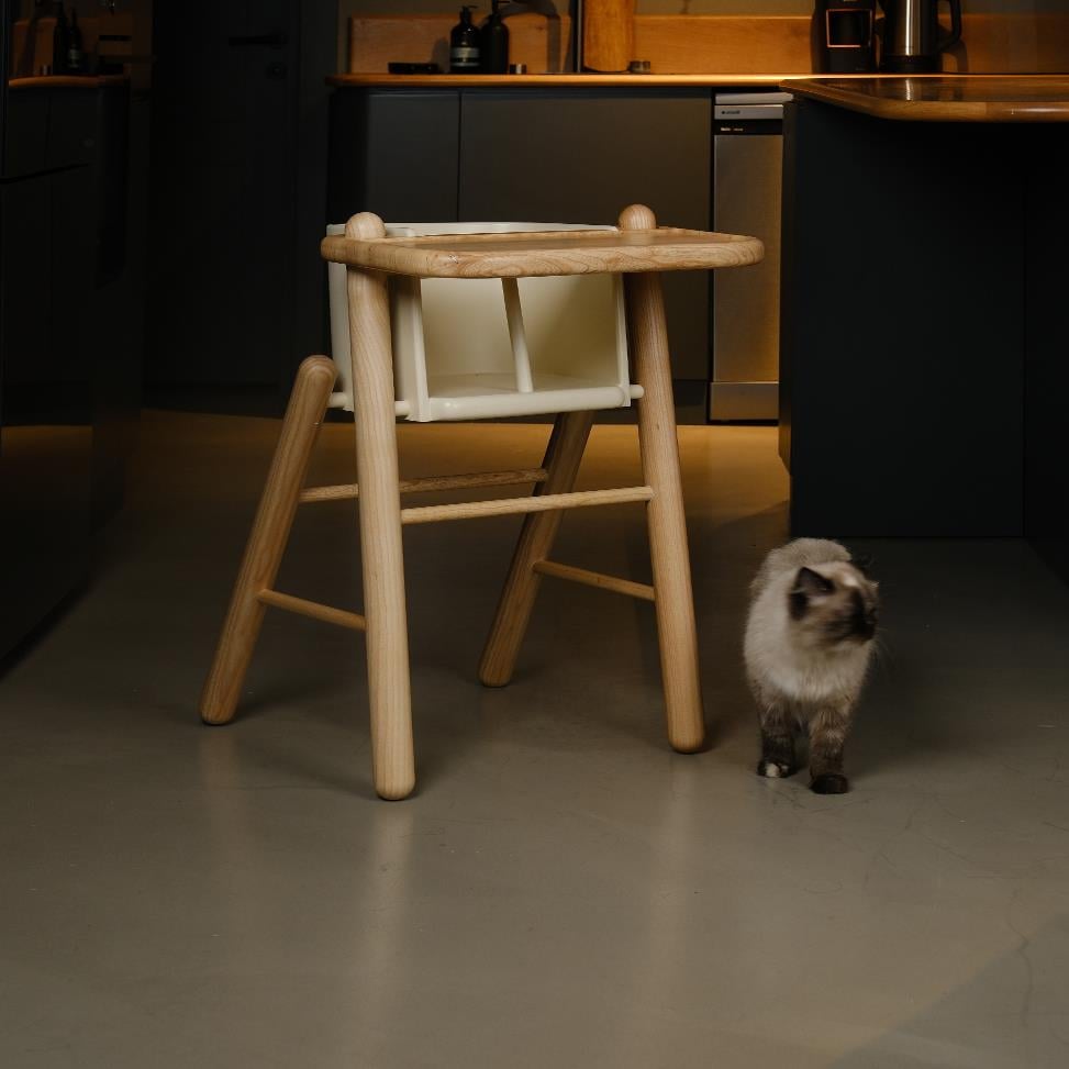 Throne Mama Sandalyesi, Masif Dişbudak 