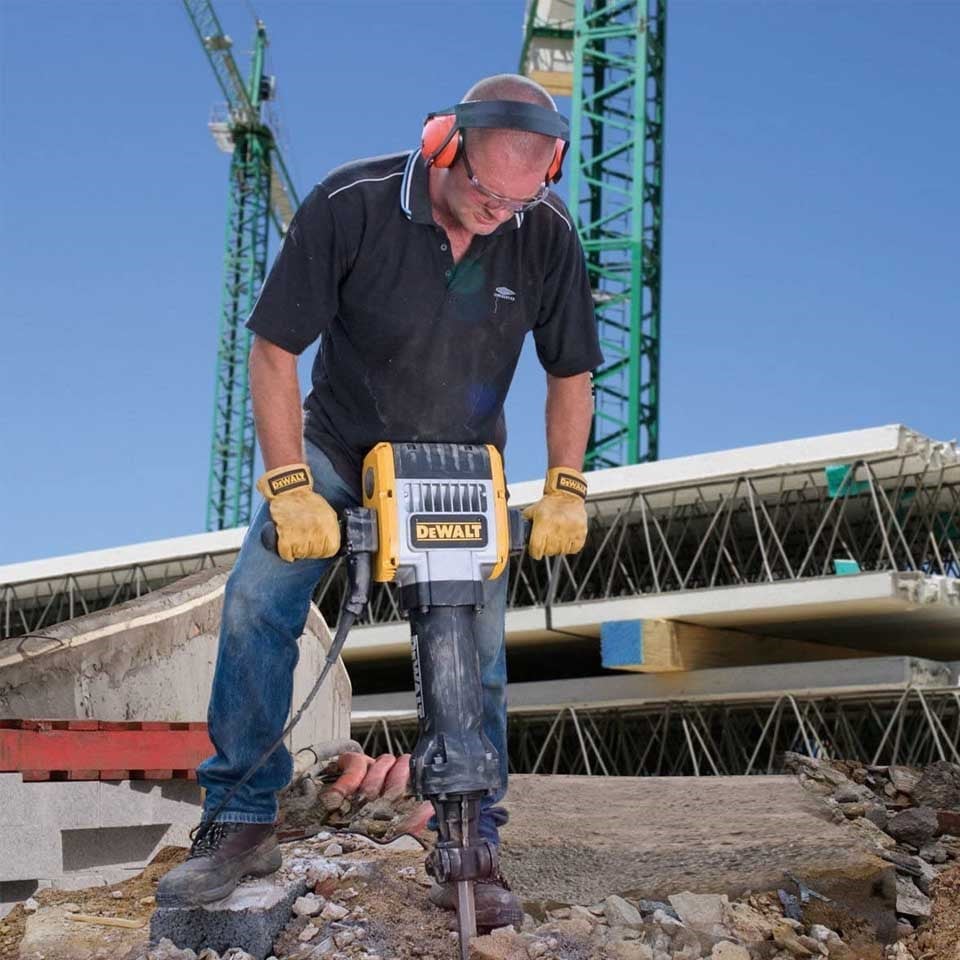 Dewalt D25981 2100 W 72J 28mm 30 KG Kırıcı