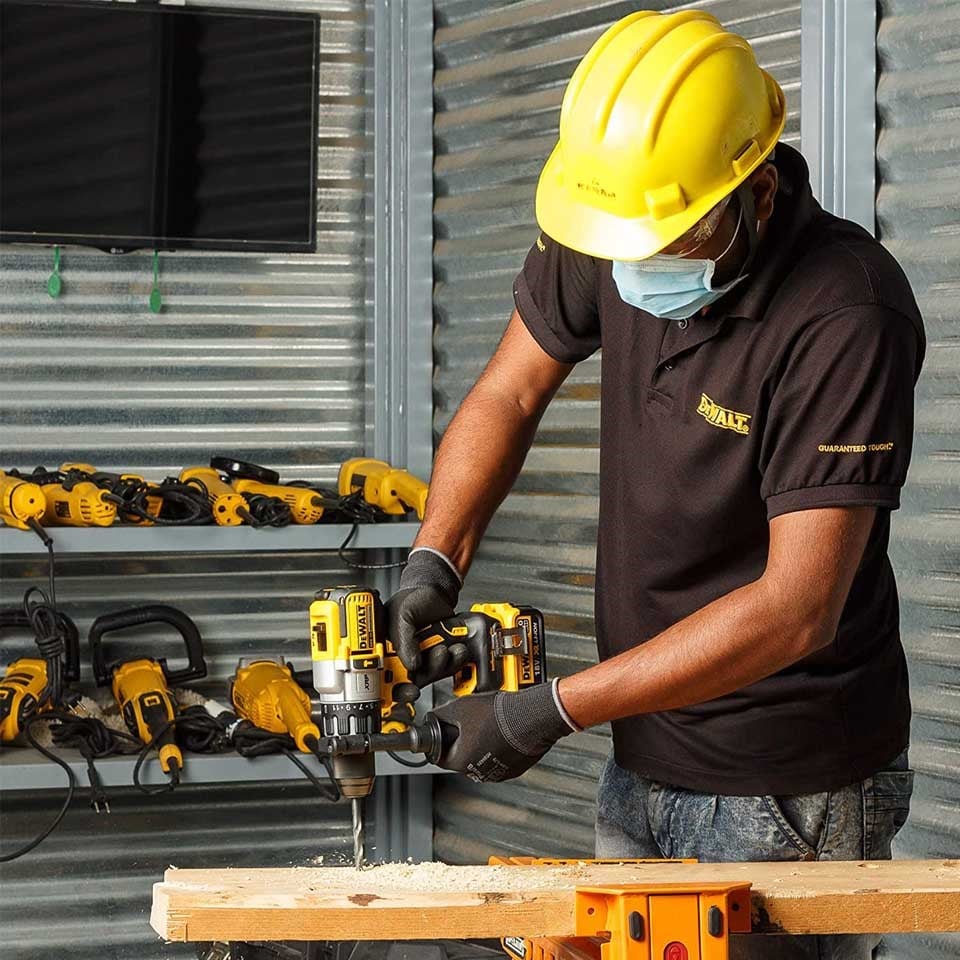 Dewalt DCD996NT Darbeli Şarjlı Matkap Aküsüz