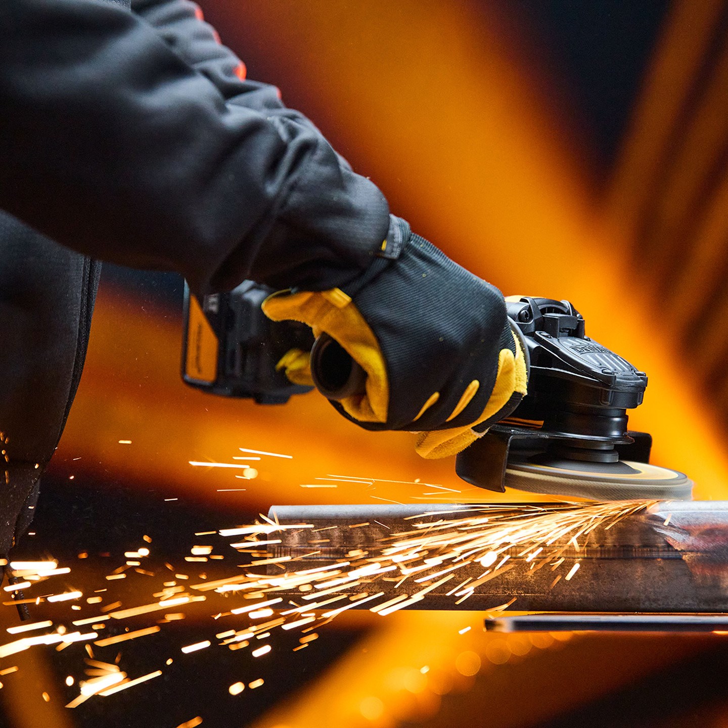 Dewalt DCG45MP2T Mclaren Avuç Taşlama 18V 5AH | dewdepo