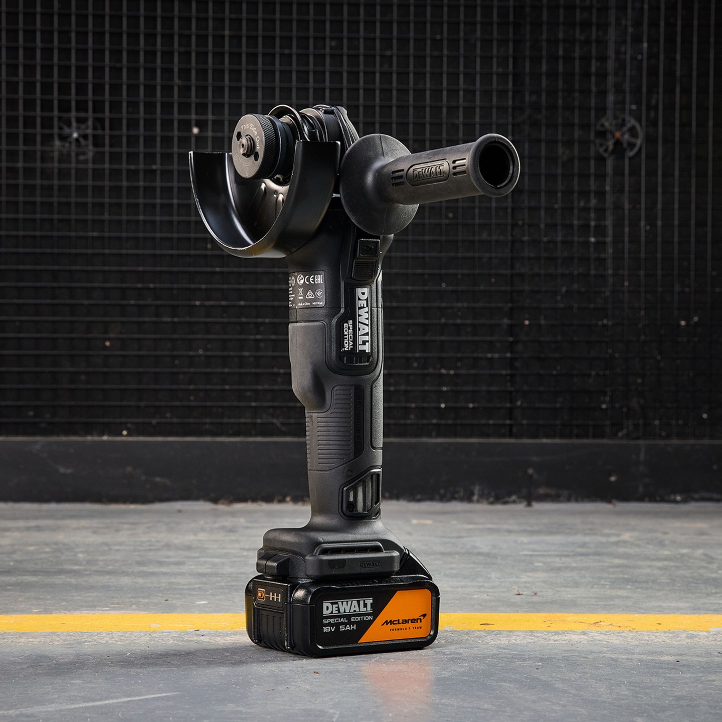 Dewalt DCG45MP2T Mclaren Avuç Taşlama 18V 5AH | dewdepo