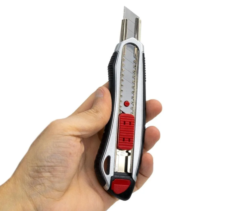 İzeltaş Pro Metal Gövde Maket Bıçağı 18MM 14000005049 