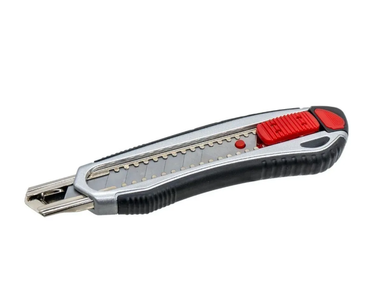 İzeltaş Pro Metal Gövde Maket Bıçağı 18MM 14000005049 