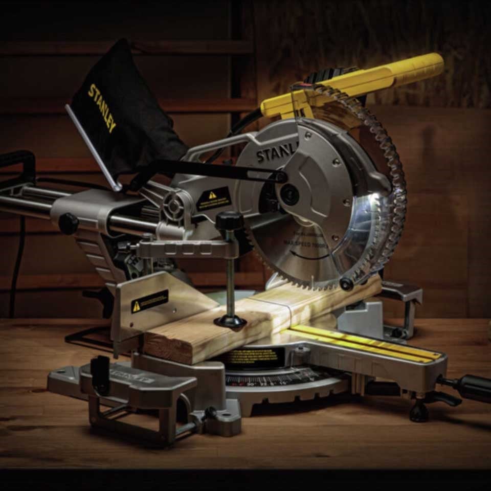 Stanley SM18 Gönye Testere 1800W