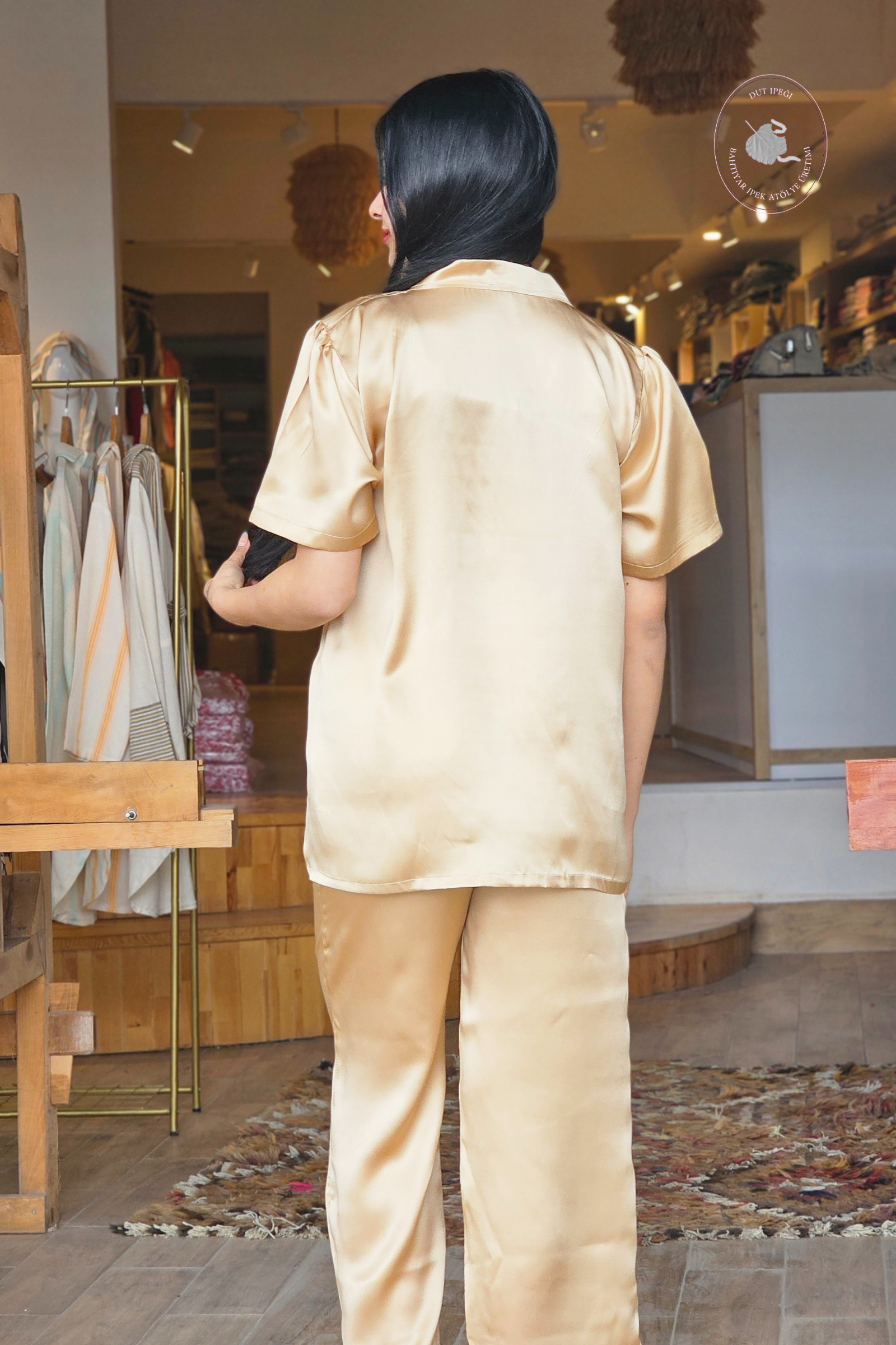 Bal Köpüğü Kısa Kollu Uzun Eşofmanlı Pijama Takımı  Bahtiyar İpek İpek Pijama Takımı