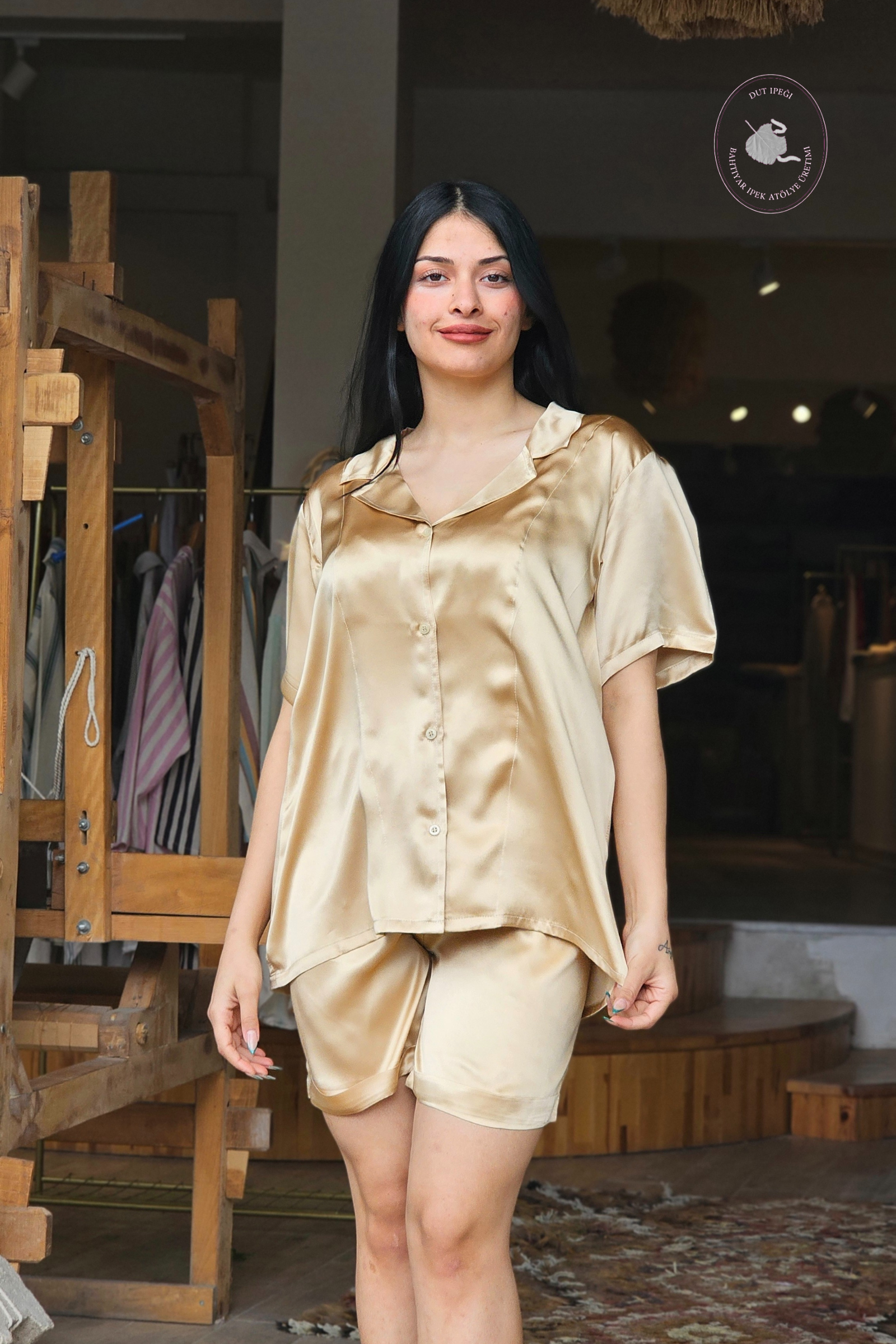 Bal Köpüğü Şortlu İpek Pijama Takımı  Bahtiyar İpek İpek Pijama Takımı