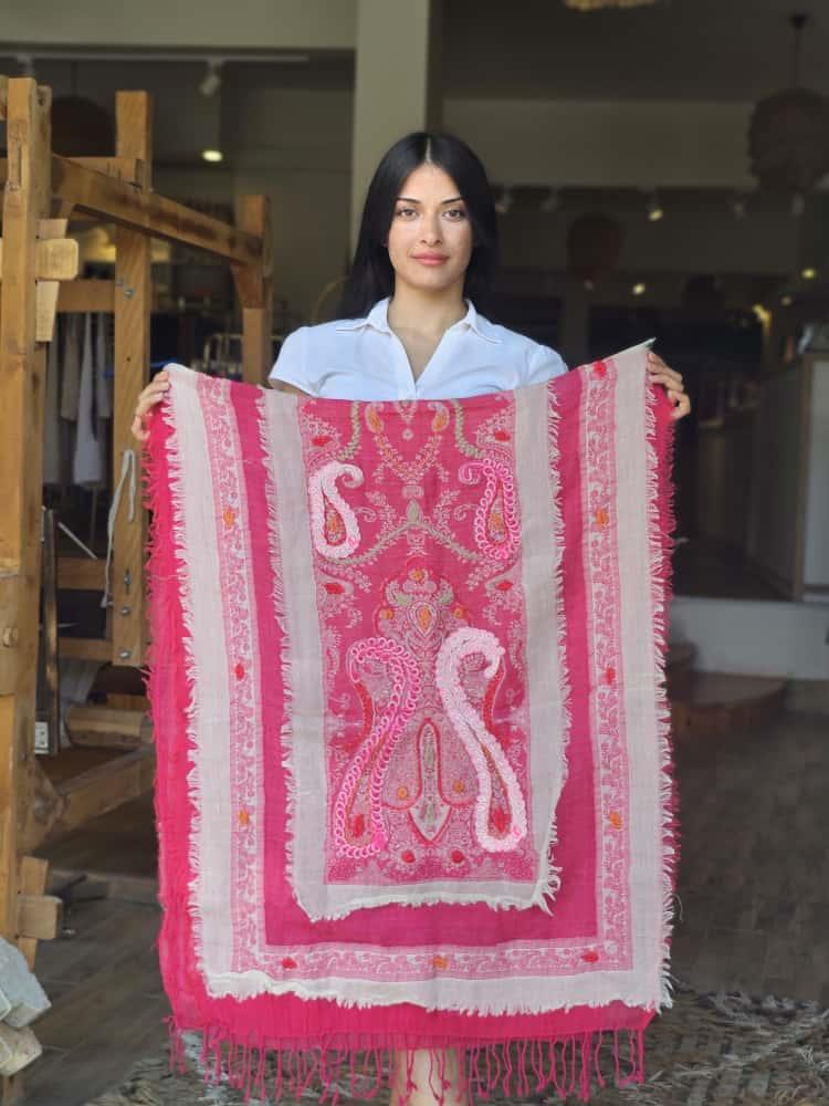 Fuşya Pembe Tonlu 3 Katlı Kaşmir Omuz Şalı  Bahtiyar İpek Omuz Şalı