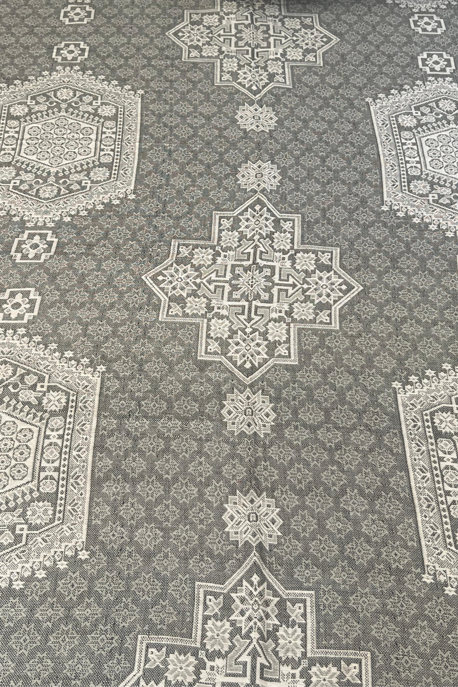 Gri Geniş Desenli Yöresel Pike  Bahtiyar İpek Pike