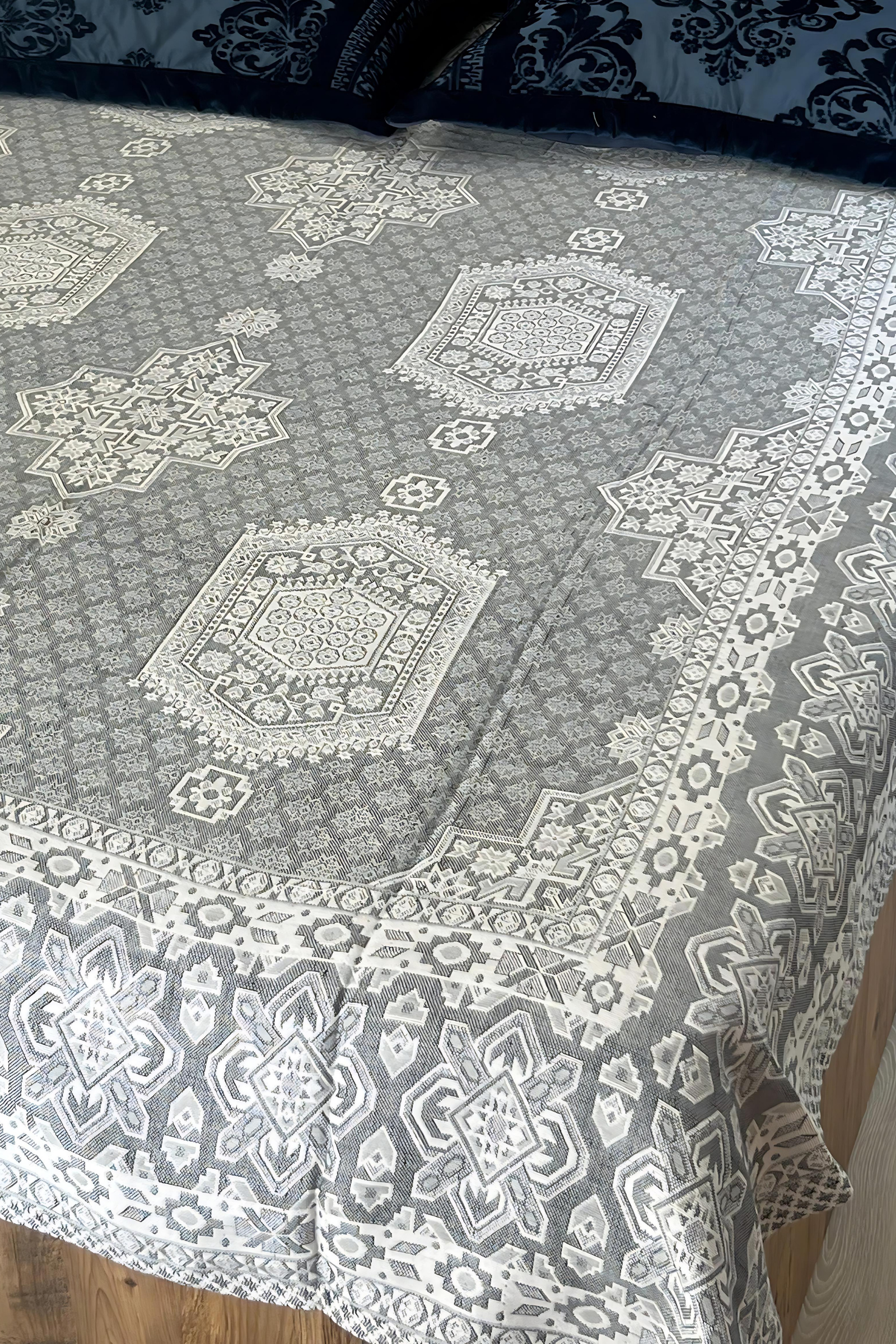 Gri Geniş Desenli Yöresel Pike  Bahtiyar İpek Pike