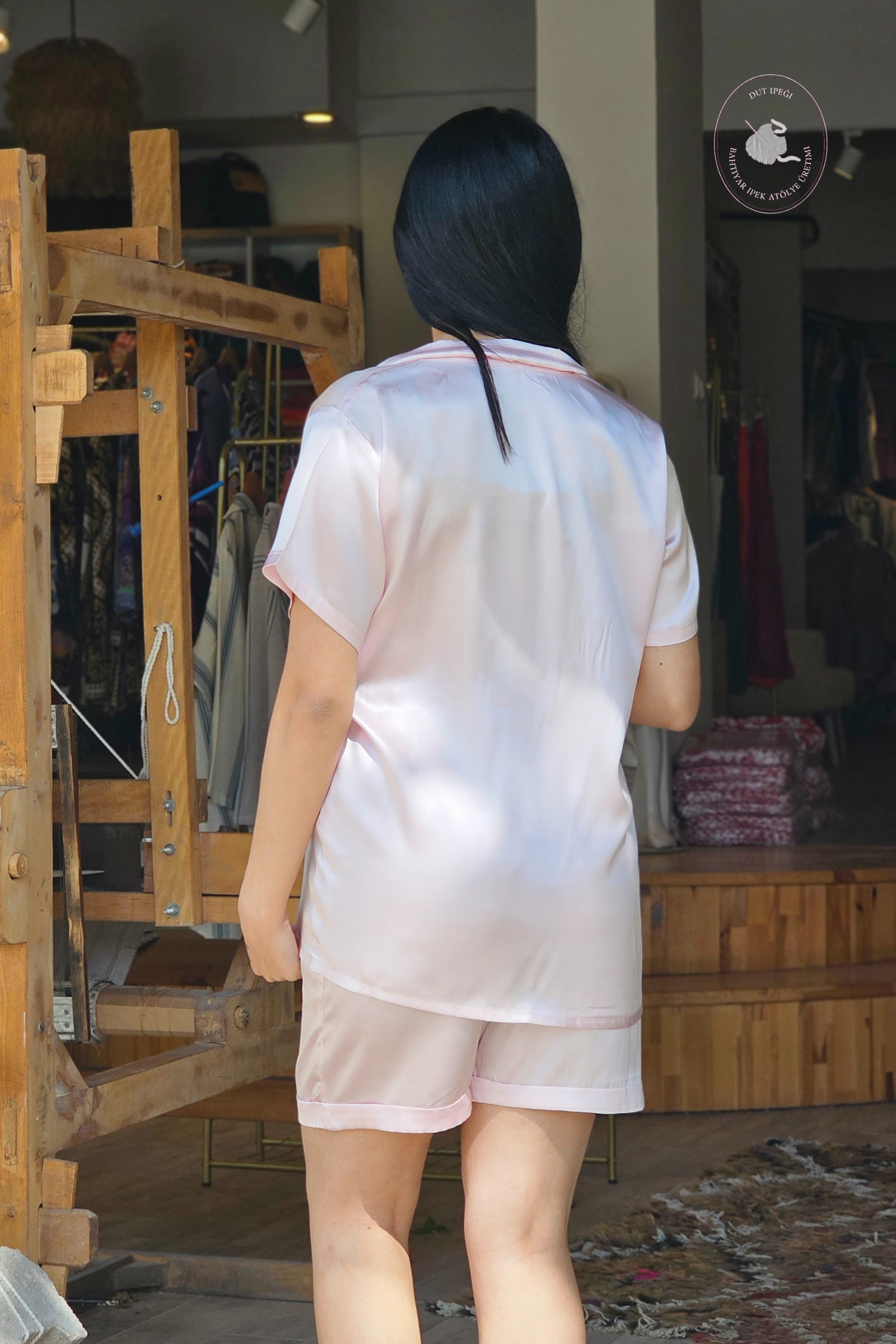 Pudra Pembesi Şortlu İpek Pijama Takımı  Bahtiyar İpek İpek Pijama Takımı