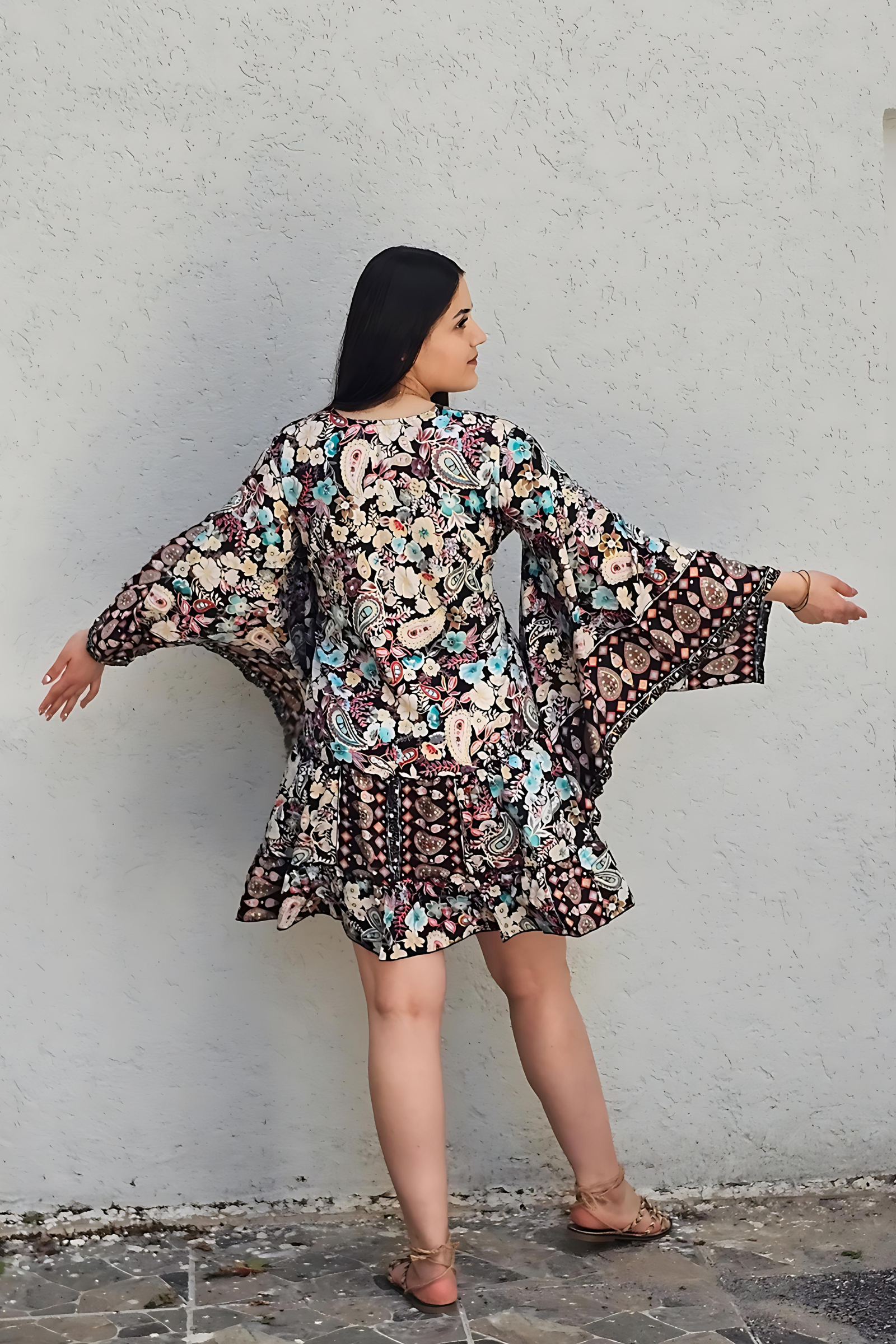 Siyah Mavi Çiçekli Kısa Kimono İpek Elbise  Bahtiyar İpek İpek Elbise