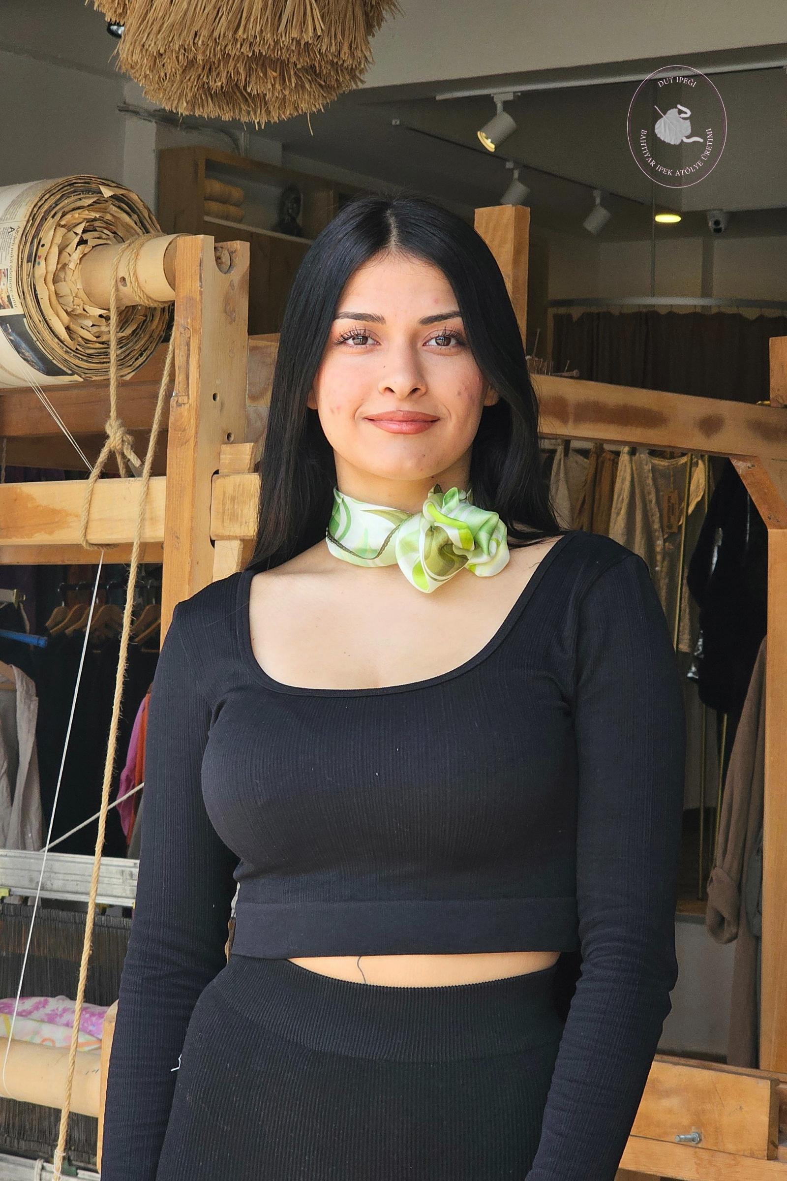 Yeşil Damla Desen Kare Fular  Bahtiyar İpek Fular