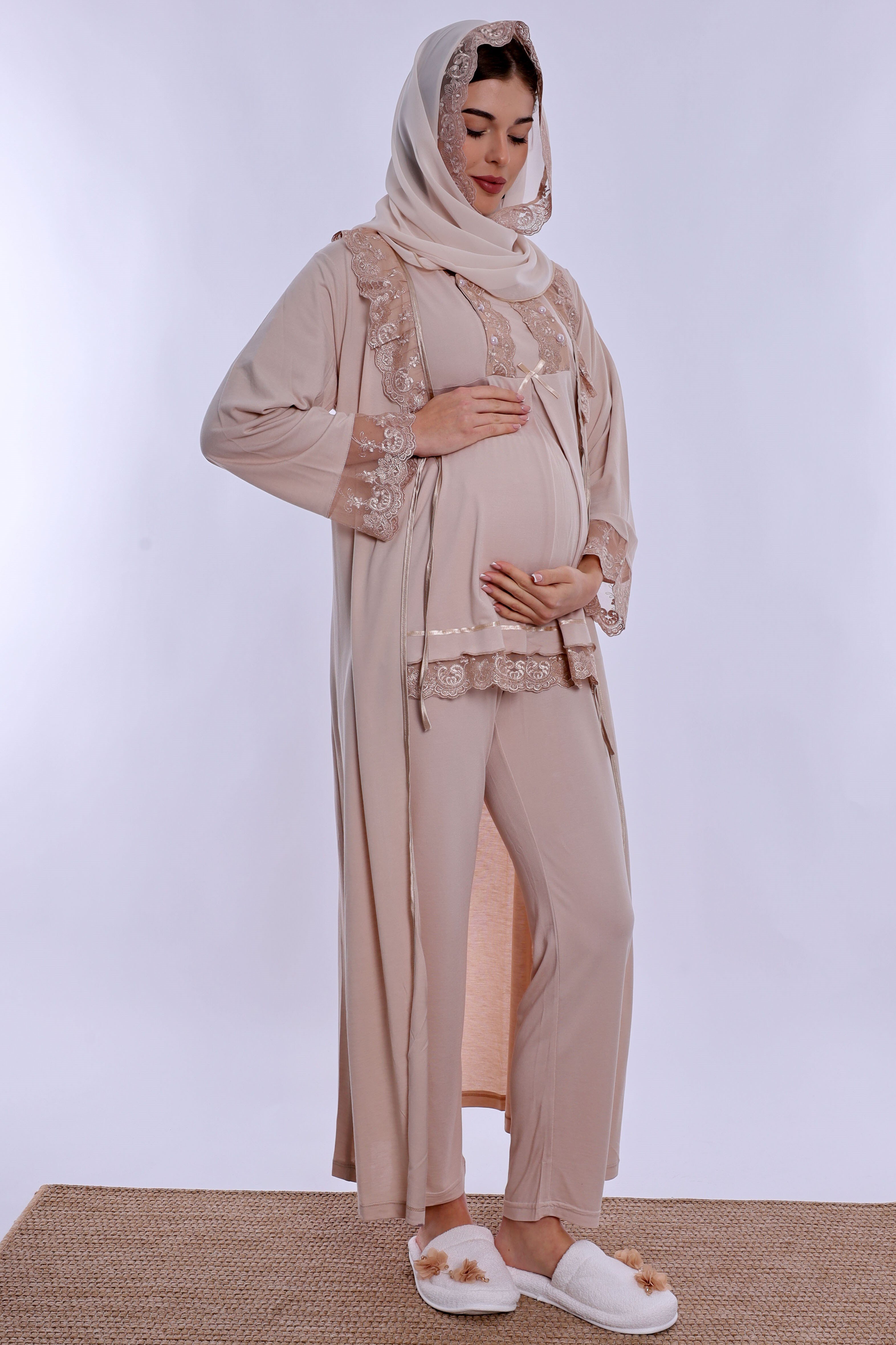 2T60372 Tesettürlü Yumuşak Dokulu Pamuklu  Uzun Sabahlıklı Hamile Lohusa Pijama Takımı  - Bej
