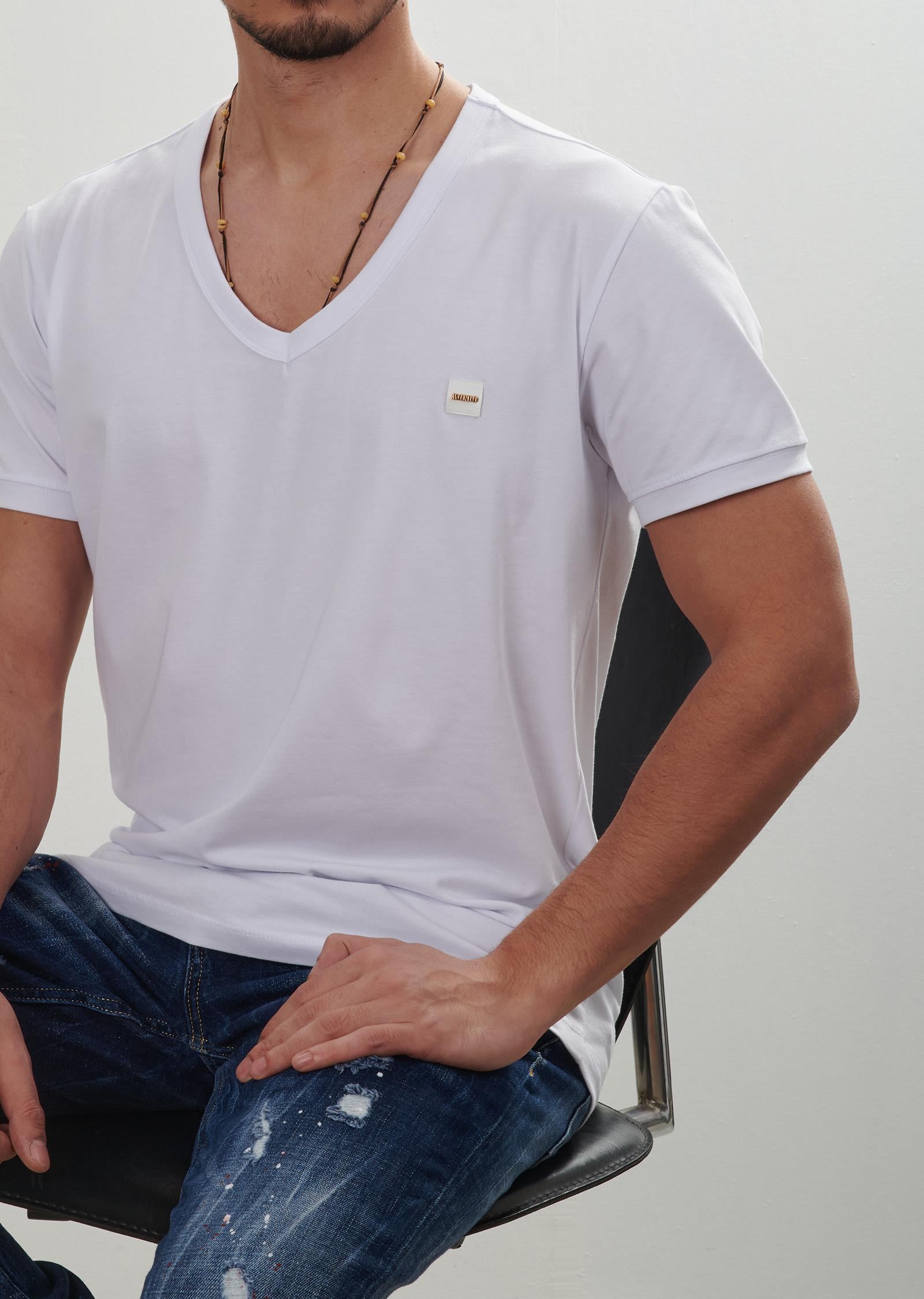 Basic Derin Yaka T-Shirt
