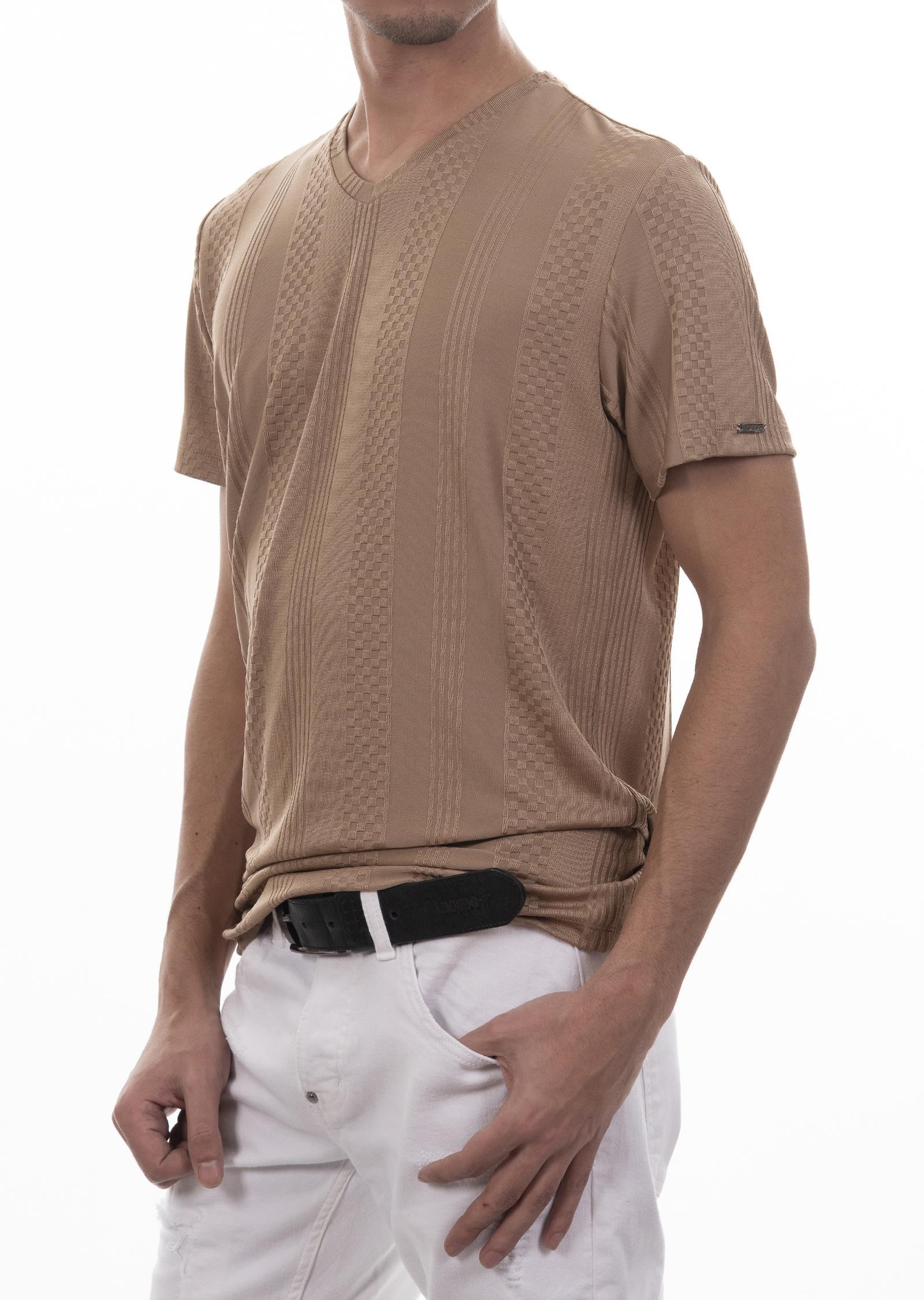 Bej Rengi Ömer V Yaka T-Shirt