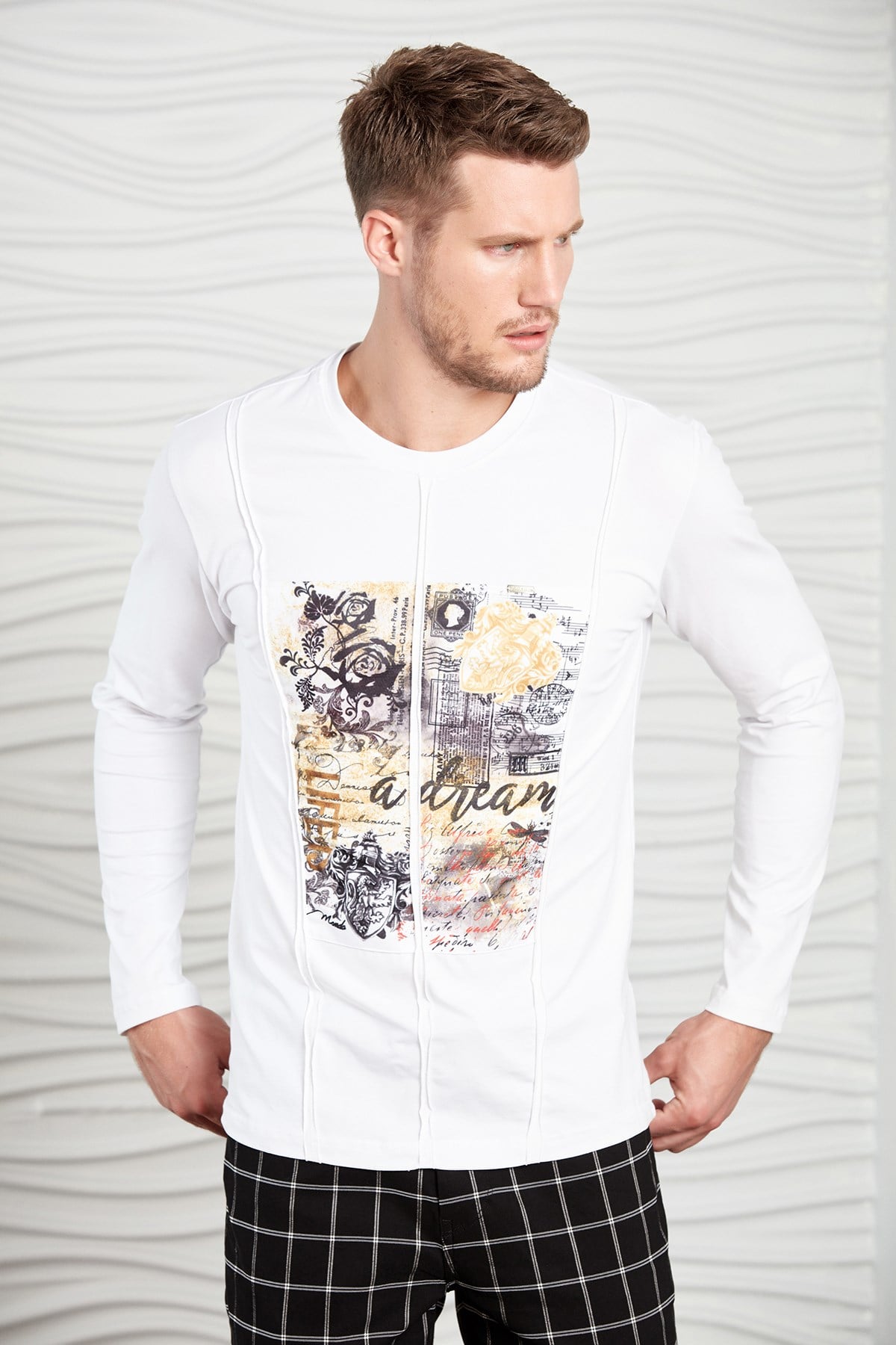 Beyaz Nervürlü Baskılı Sweatshirt