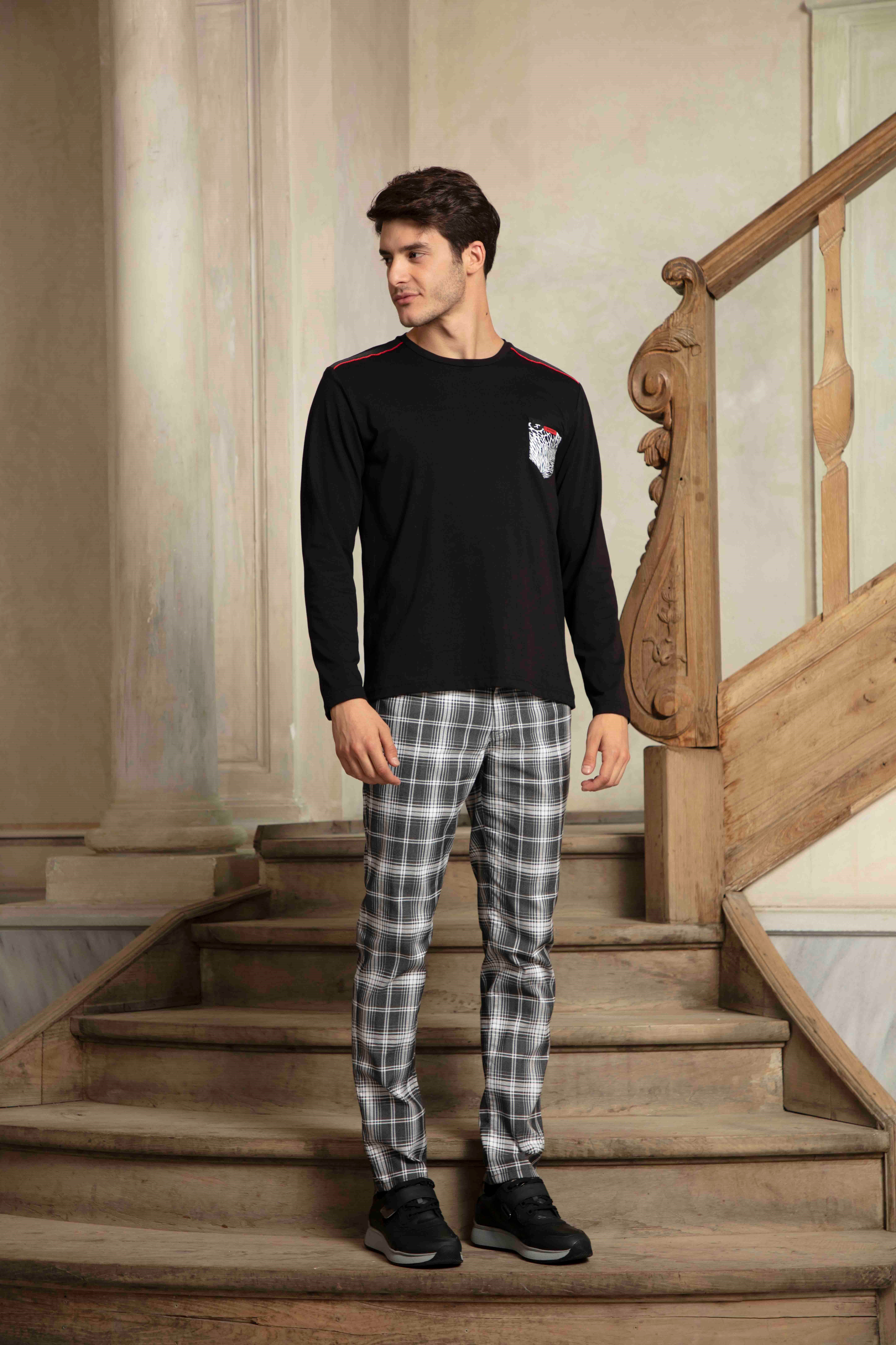 Cebi Kaplan Desenli Omuzları Aplikeli Bisiklet Yaka Siyah Sweatshirt