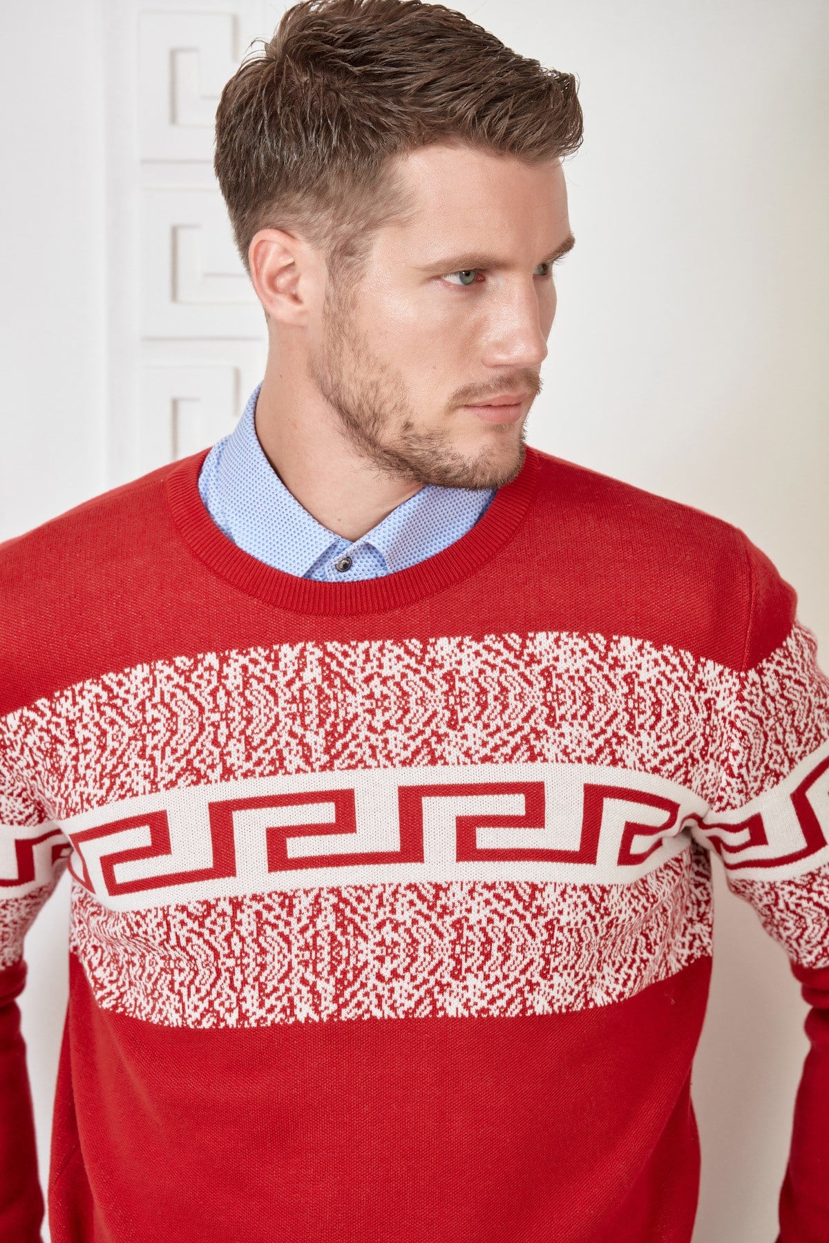 Kırmızı Antik Desenli Triko