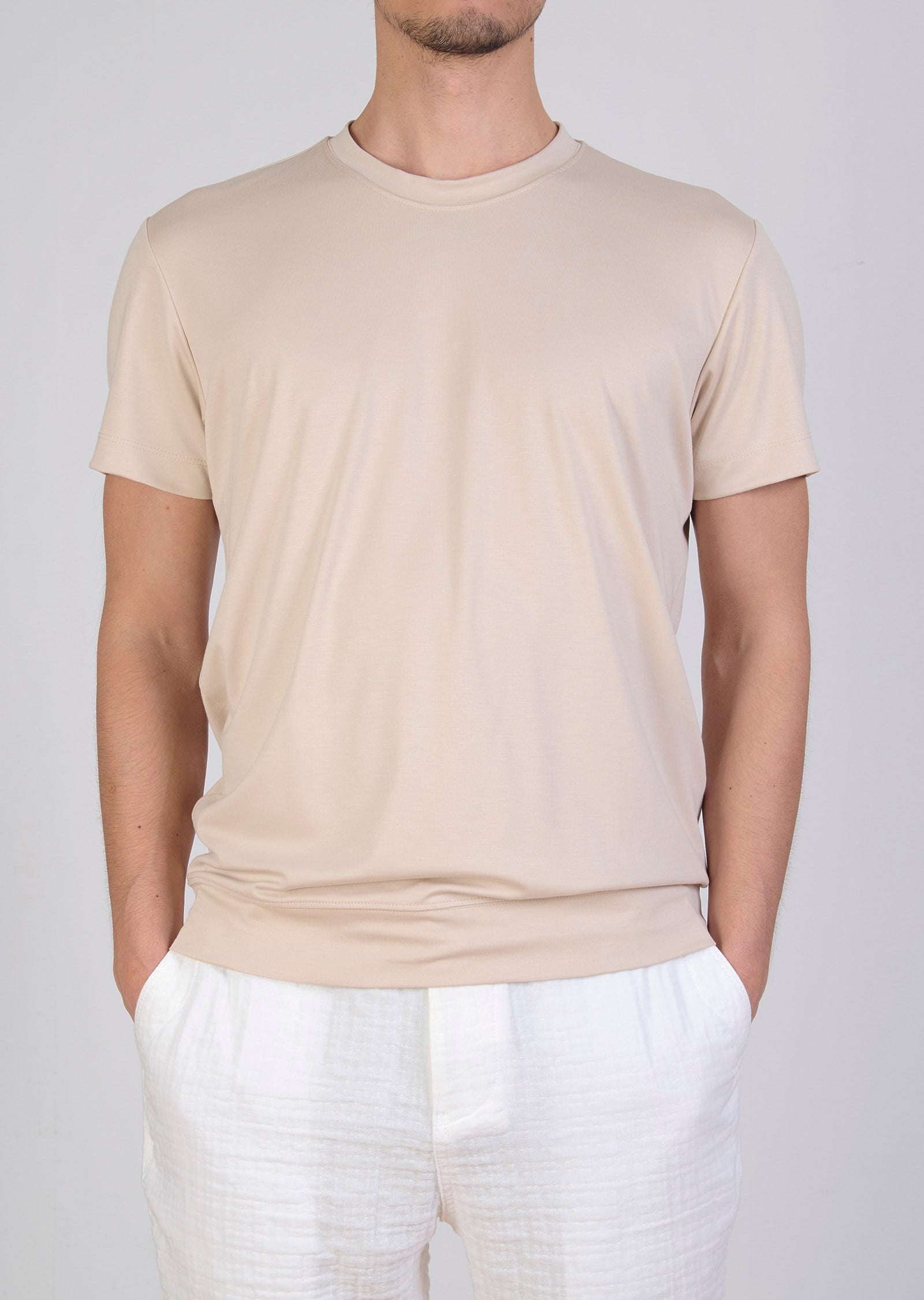 Krem Metal İnterlok Logo Detaylı Bisiklet Yaka T-Shirt