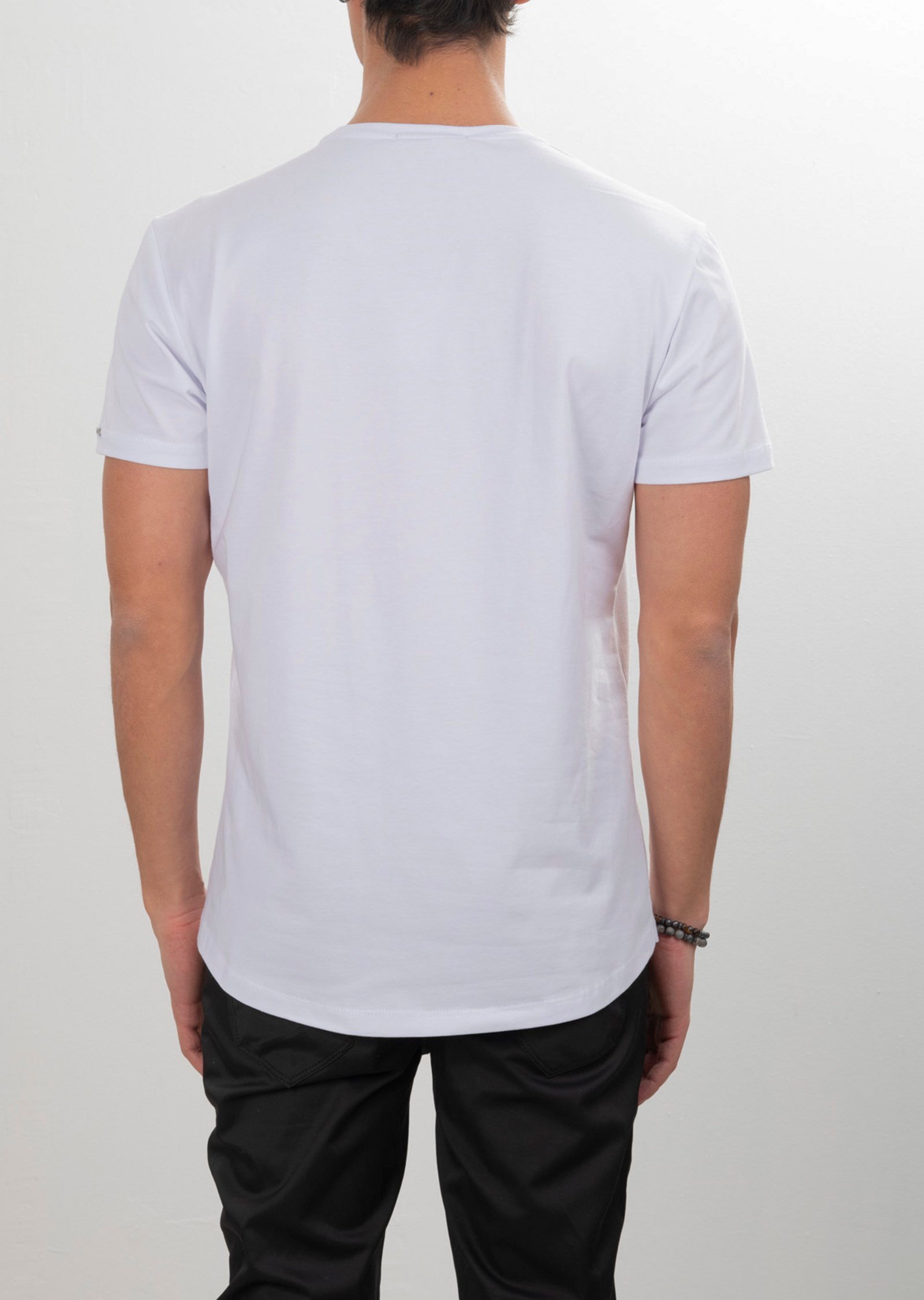 Taşlı Kurukafa Desenli Oval Yaka T-Shirt