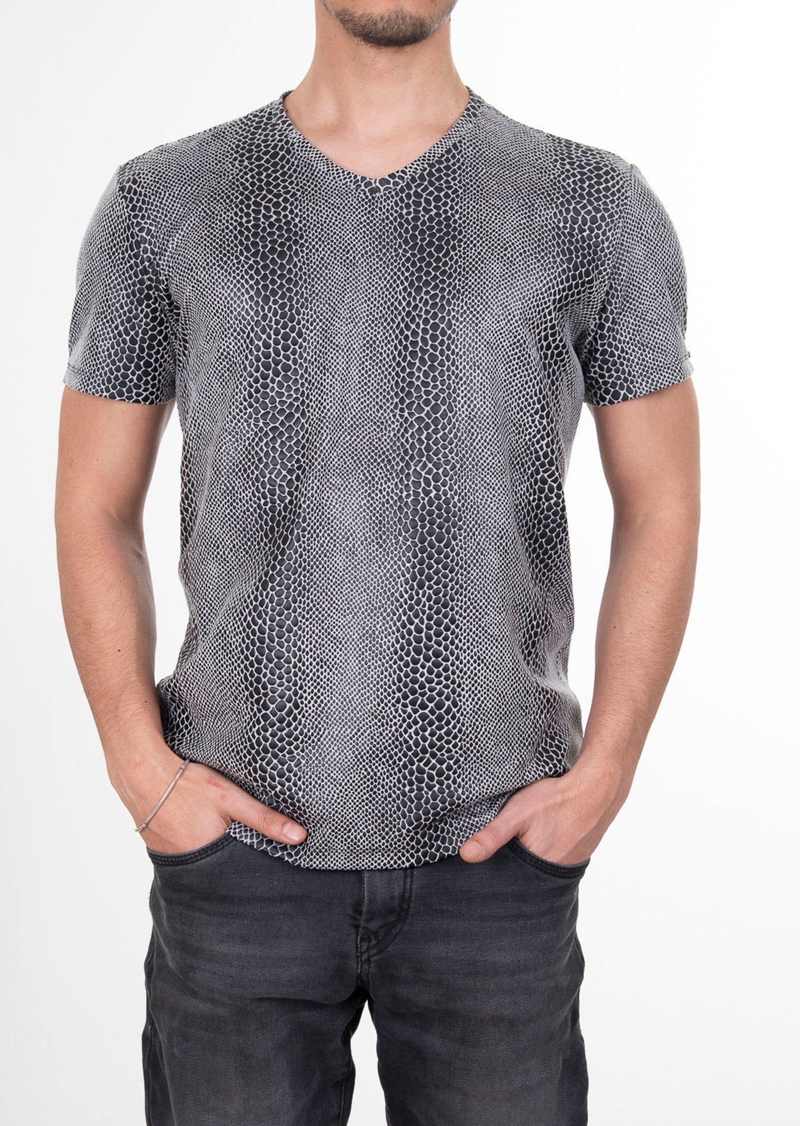Yılan Derisi Desenli V Yaka T-Shirt