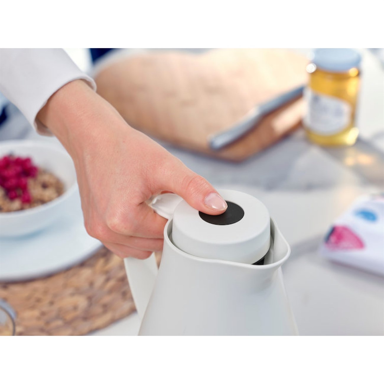 Leifheit Harmonic Termos 1Lt Beyaz