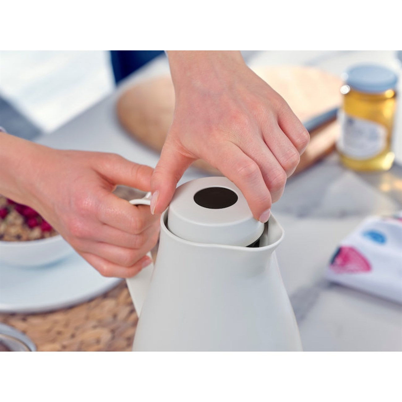 Leifheit Harmonic Termos 1Lt Beyaz