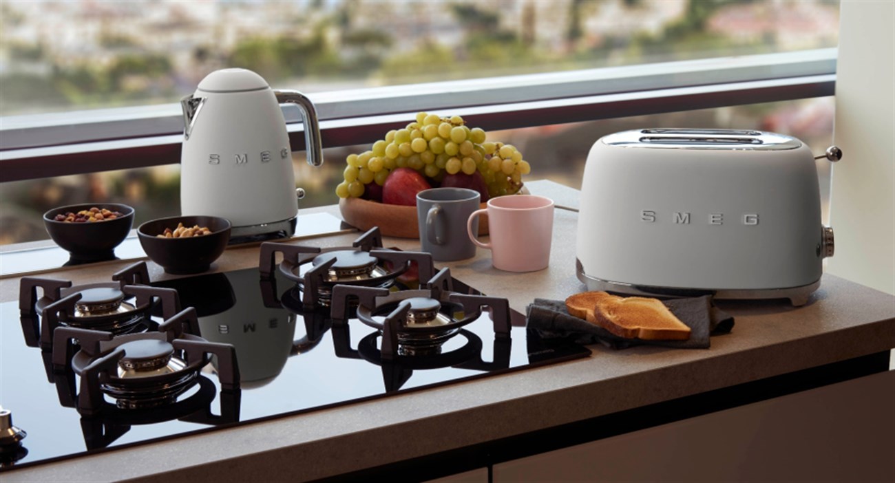 Smeg Mat Beyaz 2X1 Ekmek Kızartma TSF01WHMEU