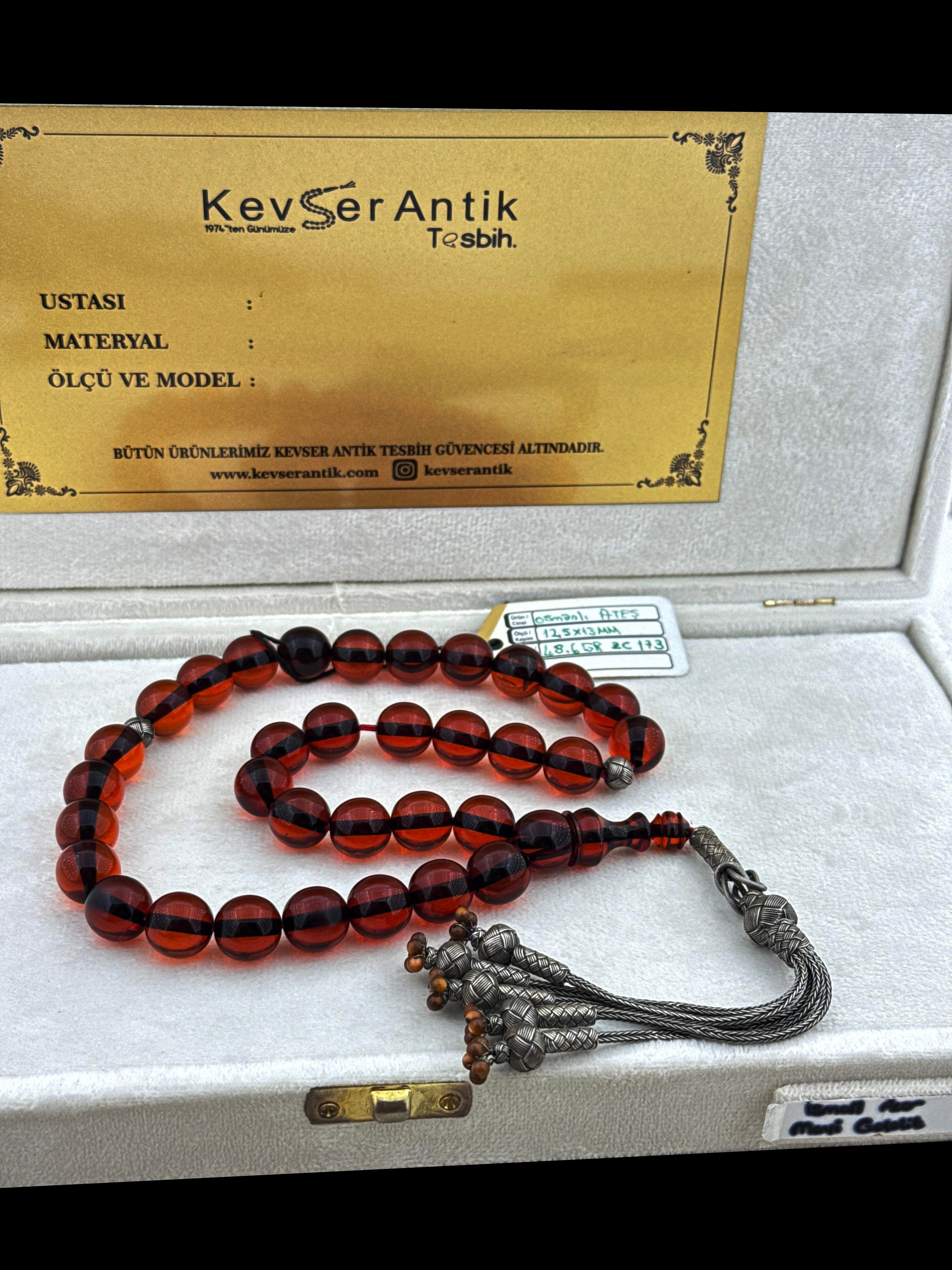 Usta İşçiliğiyle Osmanlı Ateş Kehribar – Özel Koleksiyon TesbihiUsta İşçiliğiyle Osmanlı Ateş Kehribar – Özel Koleksiyon Tesbihi - Kevser AntikOsmanlı Kehribar Tesbihler