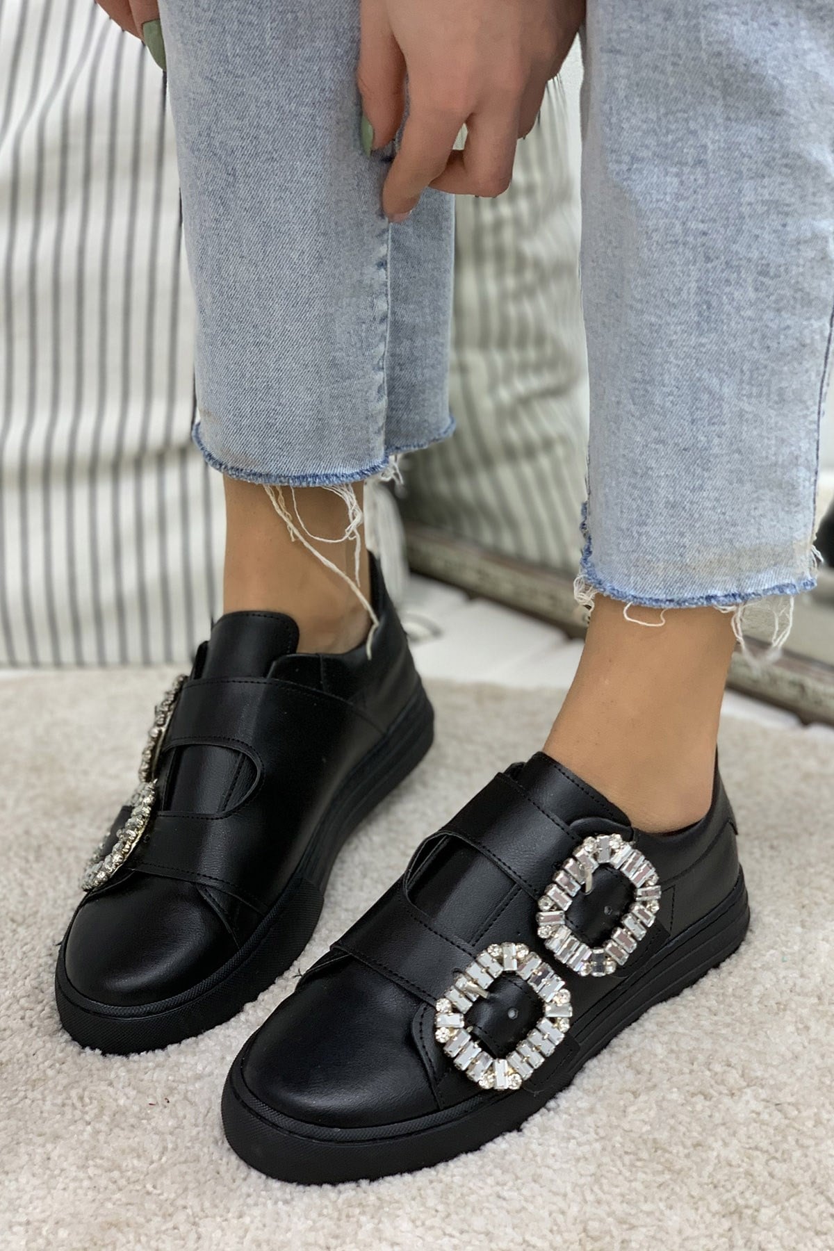 Clares Siyah Taşlı Mat Kadın Sneakers