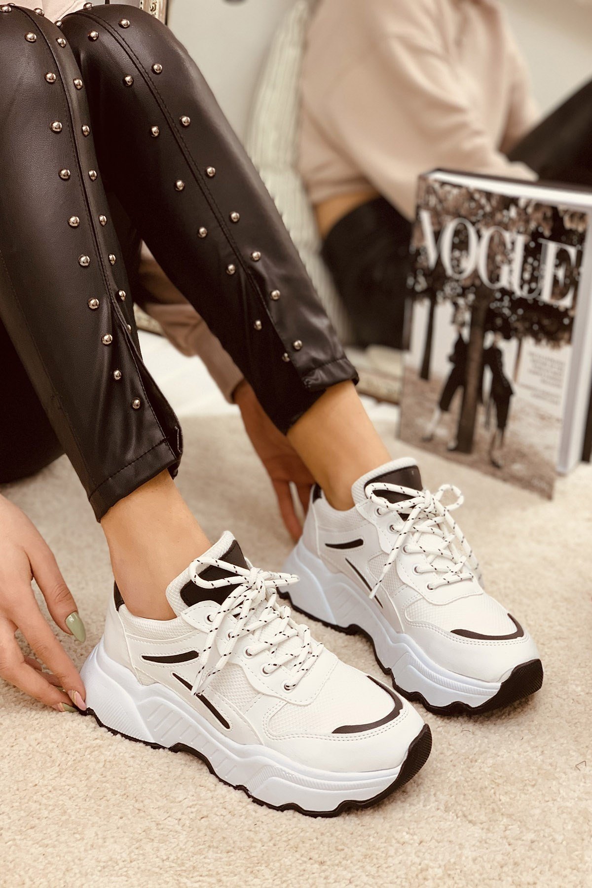 Dosso Beyaz  Bağcıklı 4cm Taban Yk  Bayan Spor Ayakkabı Sneakers