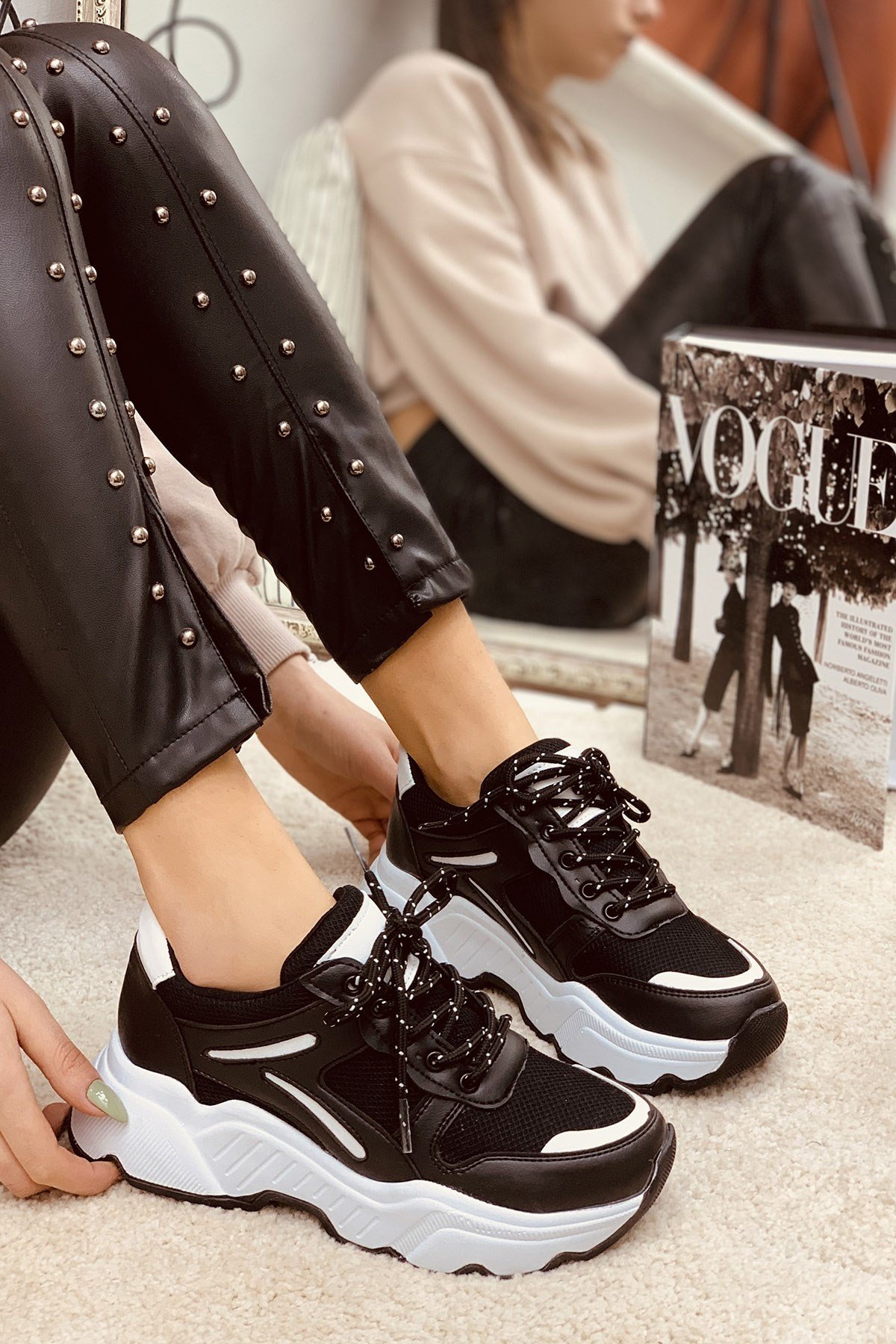 Dosso Siyah Bağcıklı 4cm Taban Yk Bayan Spor Ayakkabı Sneakers