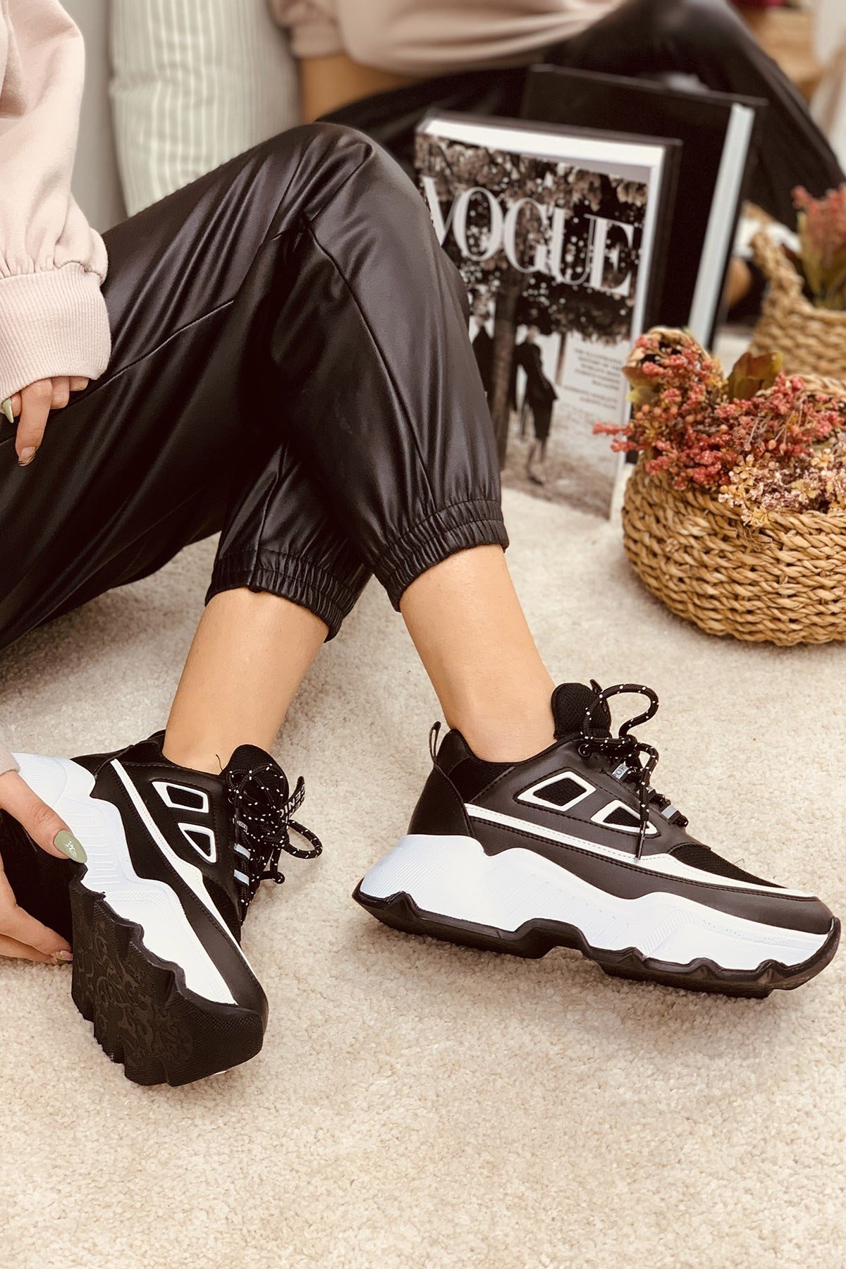 Nice Siyah Sport Bağcıklı 4Cm Taban Yk Bayan Spor Ayakkabı Sneakers